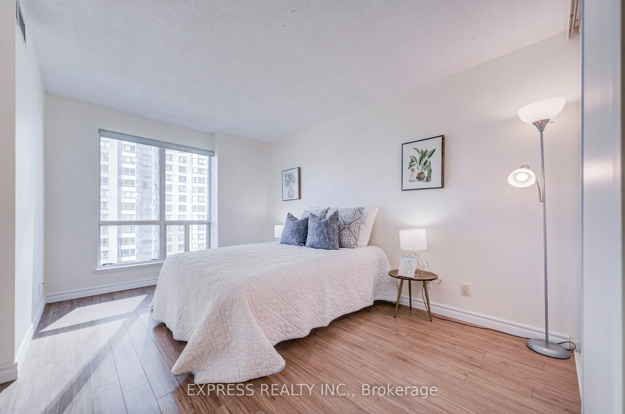 18 Lee Centre Drive #1111