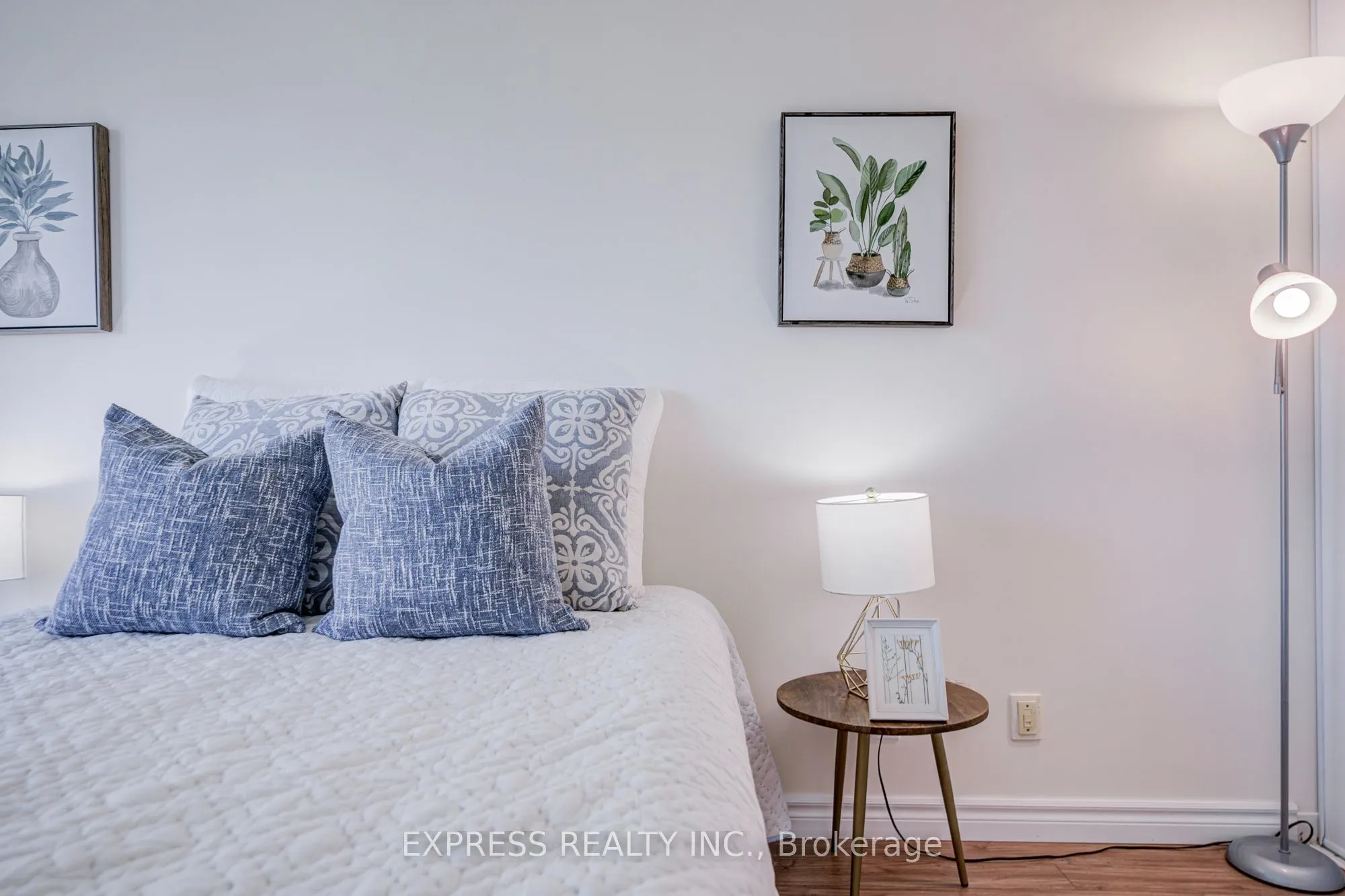 18 Lee Centre Drive #1111