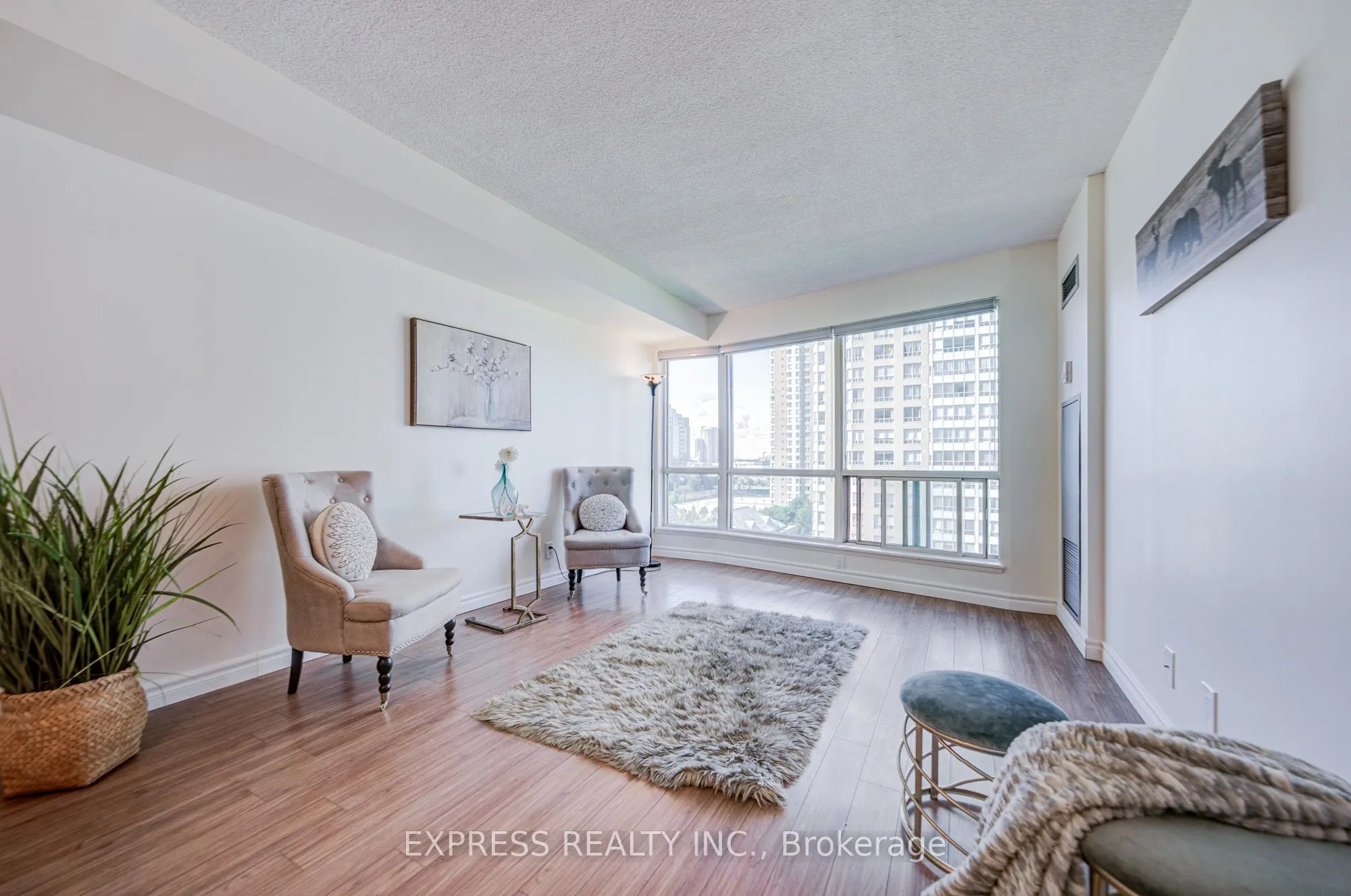 18 Lee Centre Drive #1111