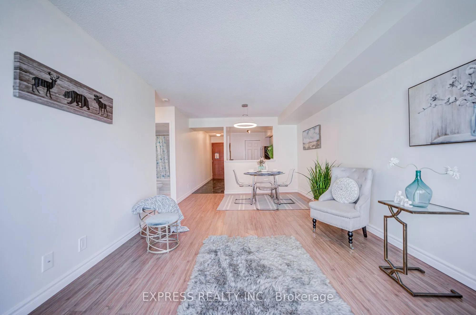 18 Lee Centre Drive #1111