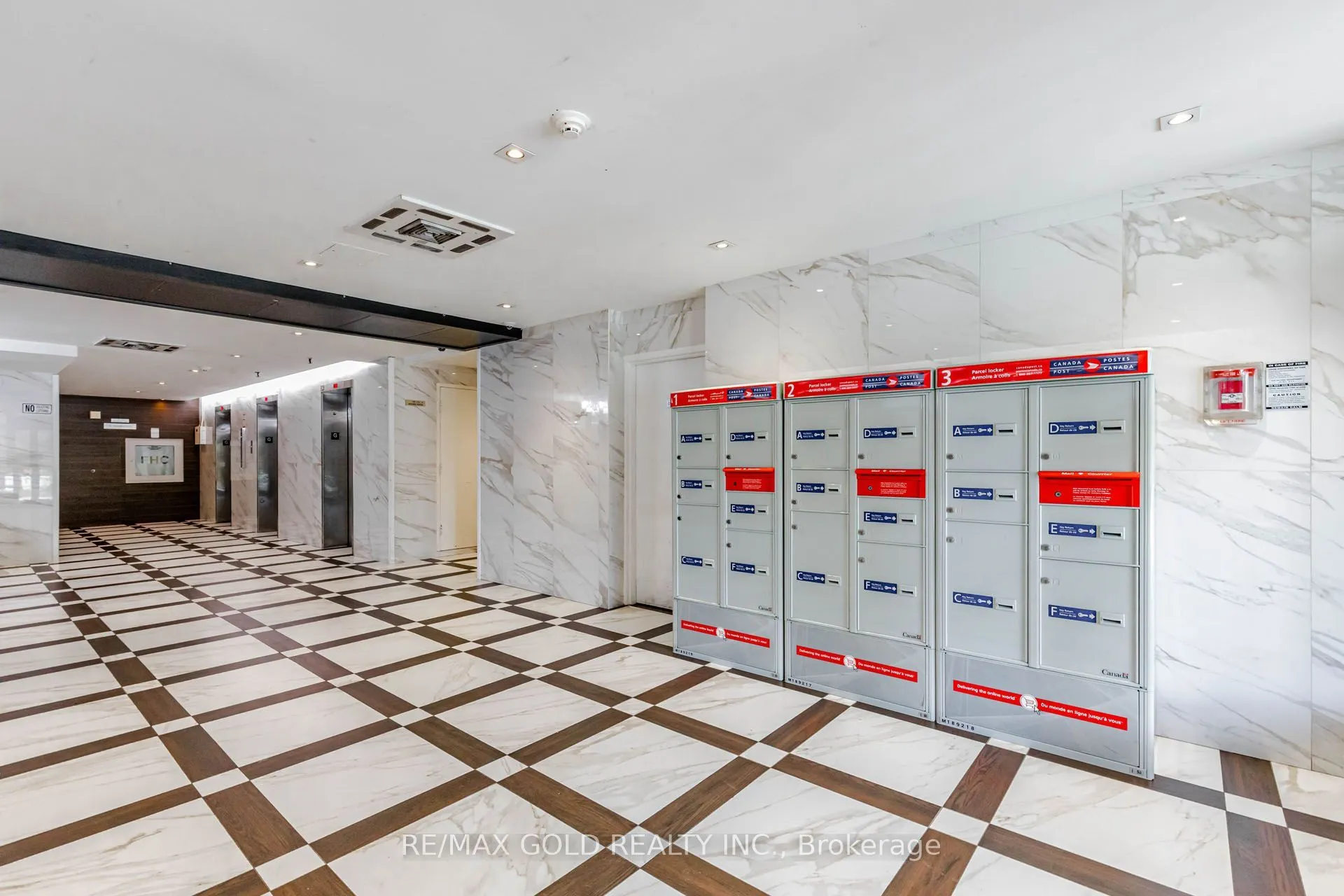 100 Wingarden Court #415