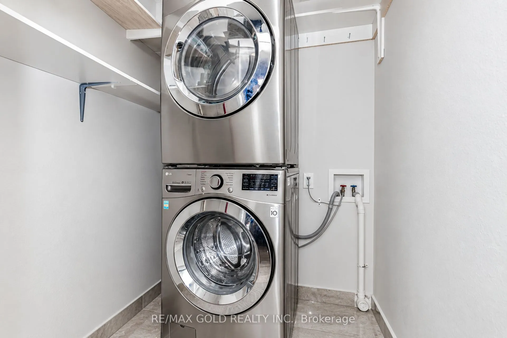 100 Wingarden Court #415