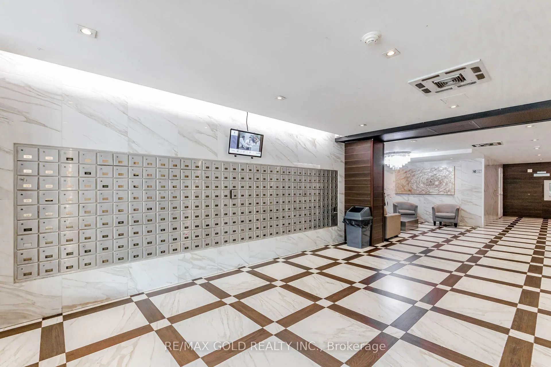 100 Wingarden Court #415