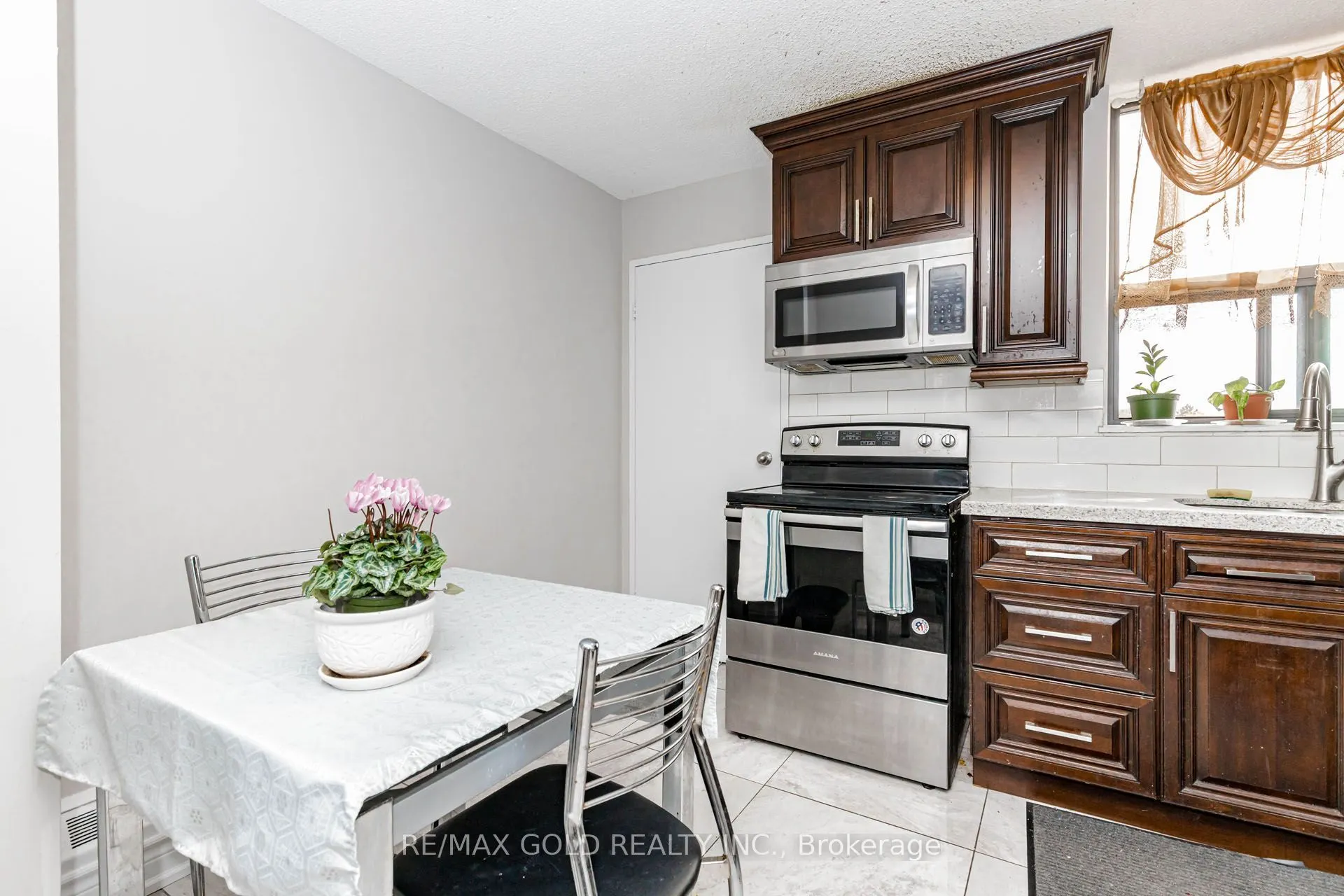 100 Wingarden Court #415
