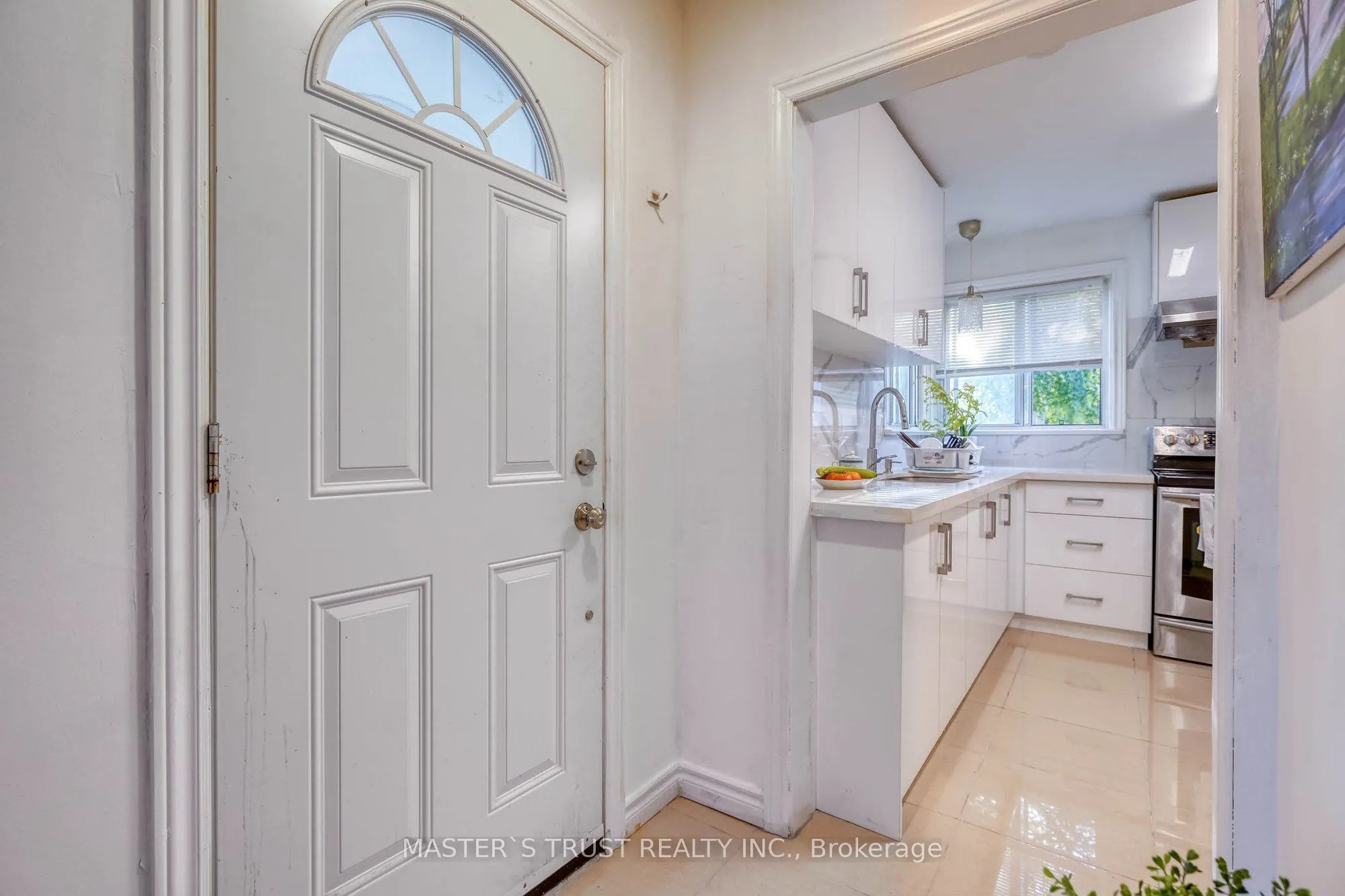 10 Lindal Avenue