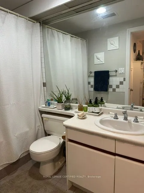 60 Kippendavie Avenue #002