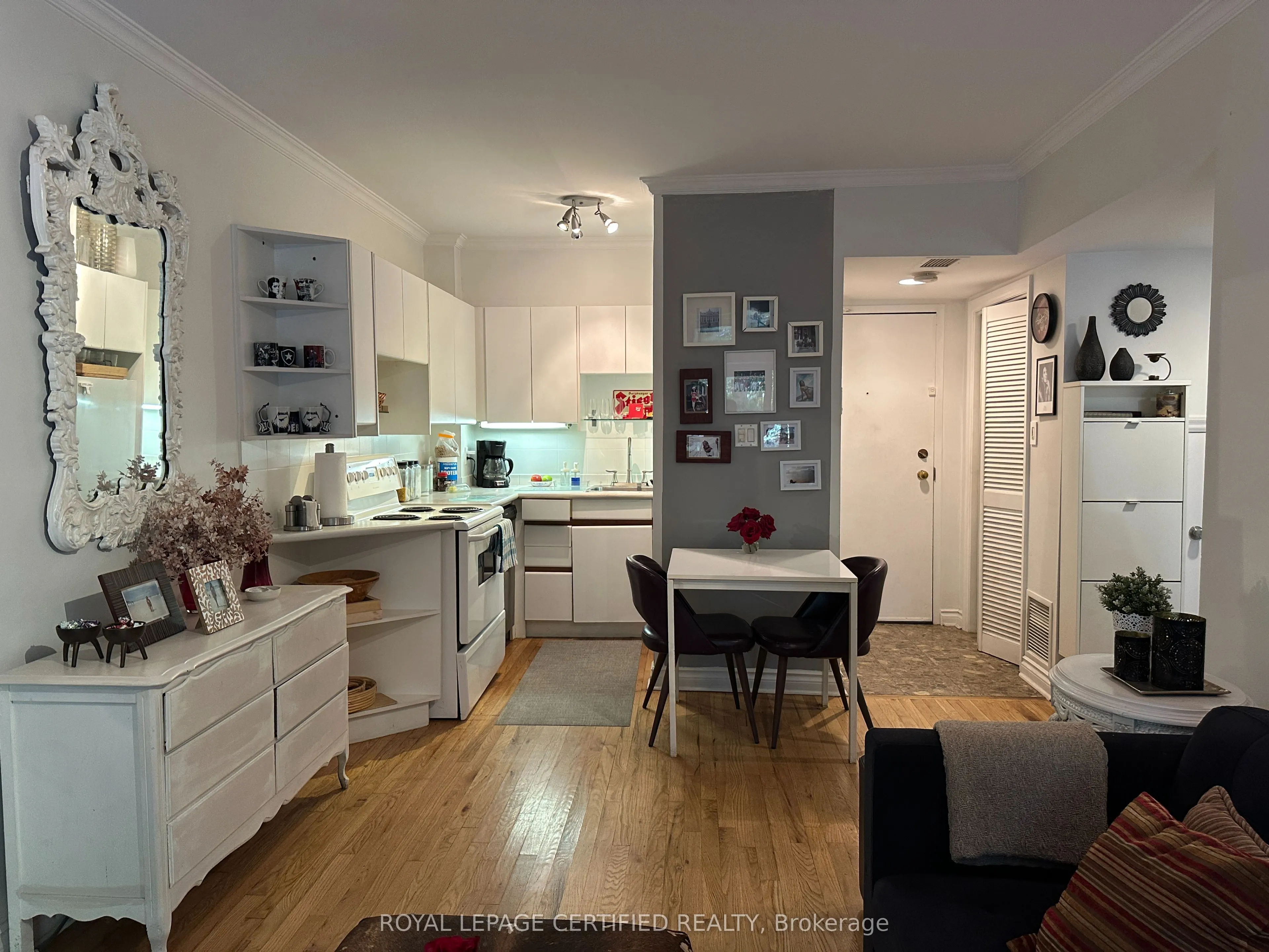 60 Kippendavie Avenue #002