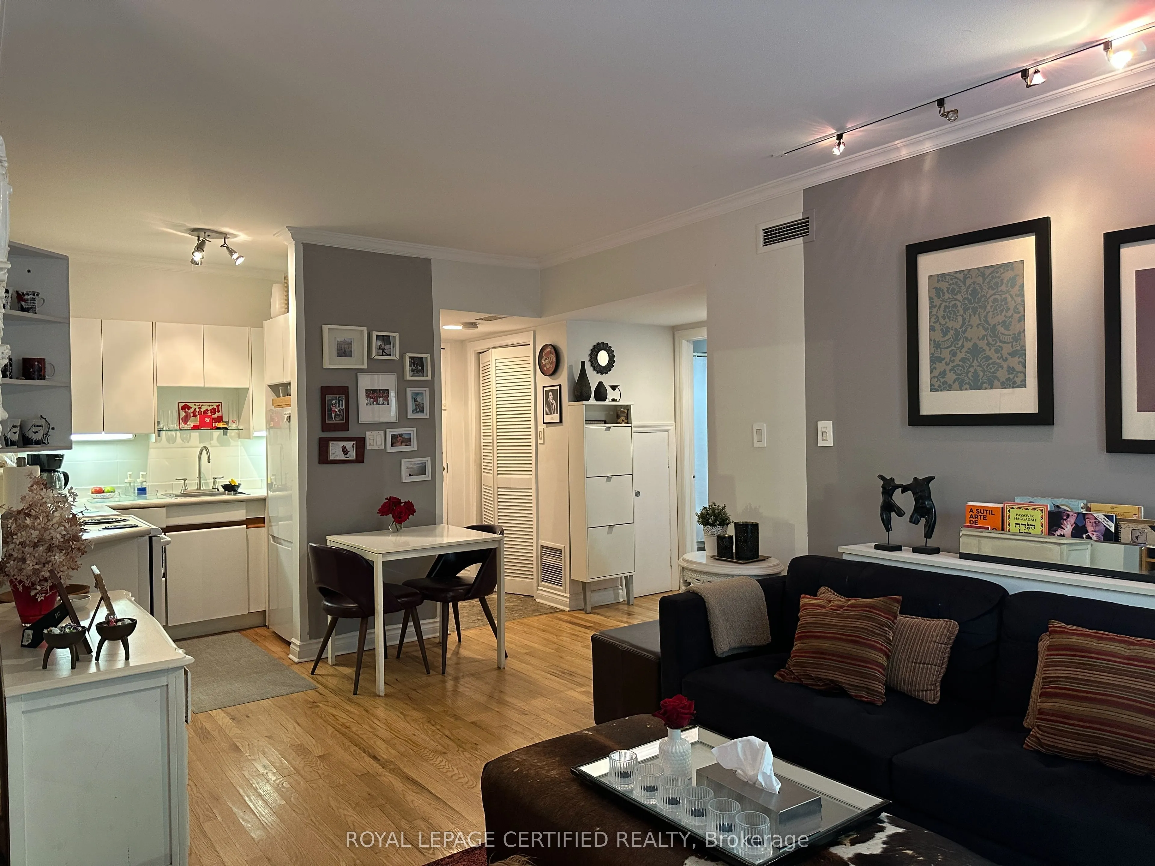 60 Kippendavie Avenue #002