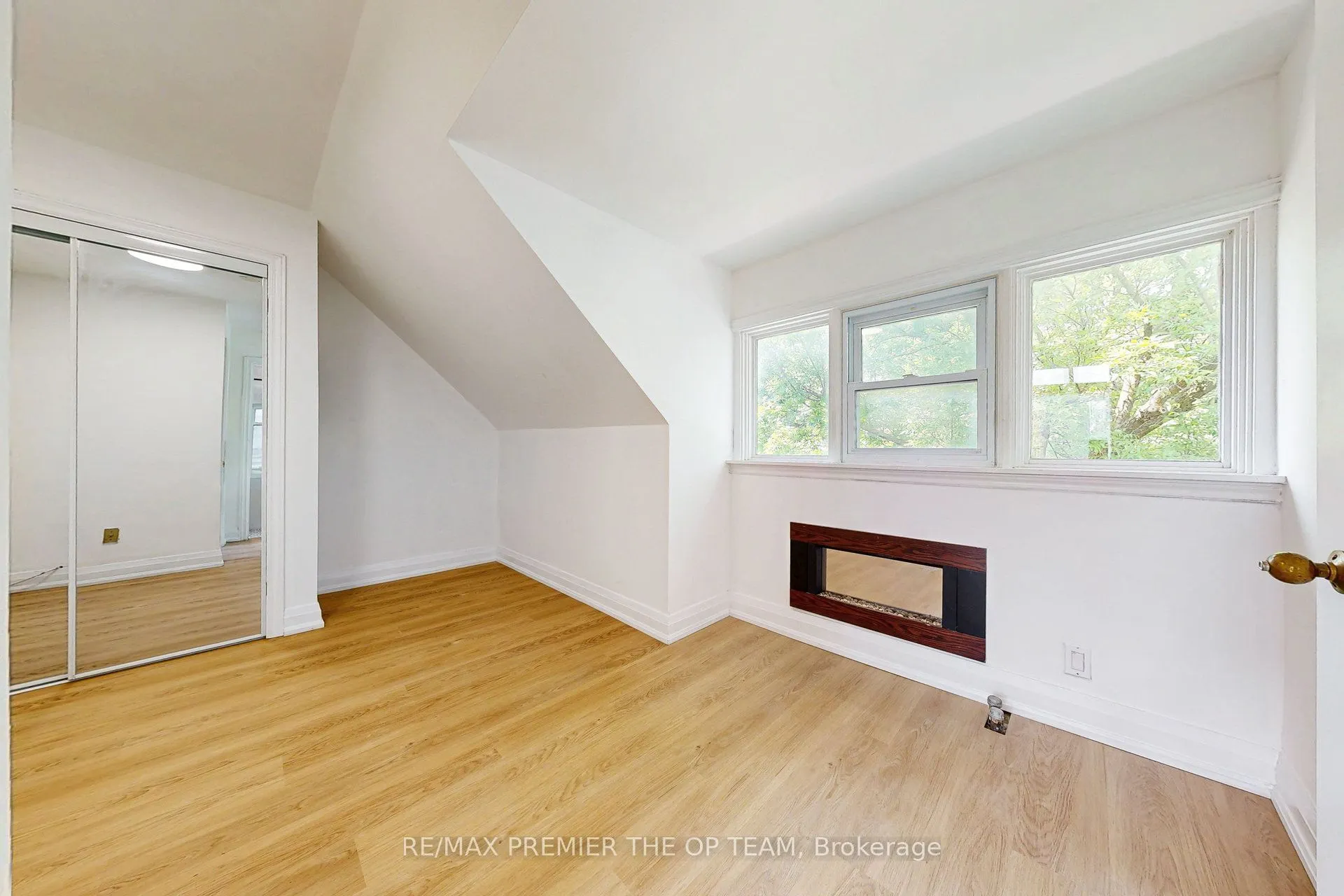 11 Columbine Avenue #4