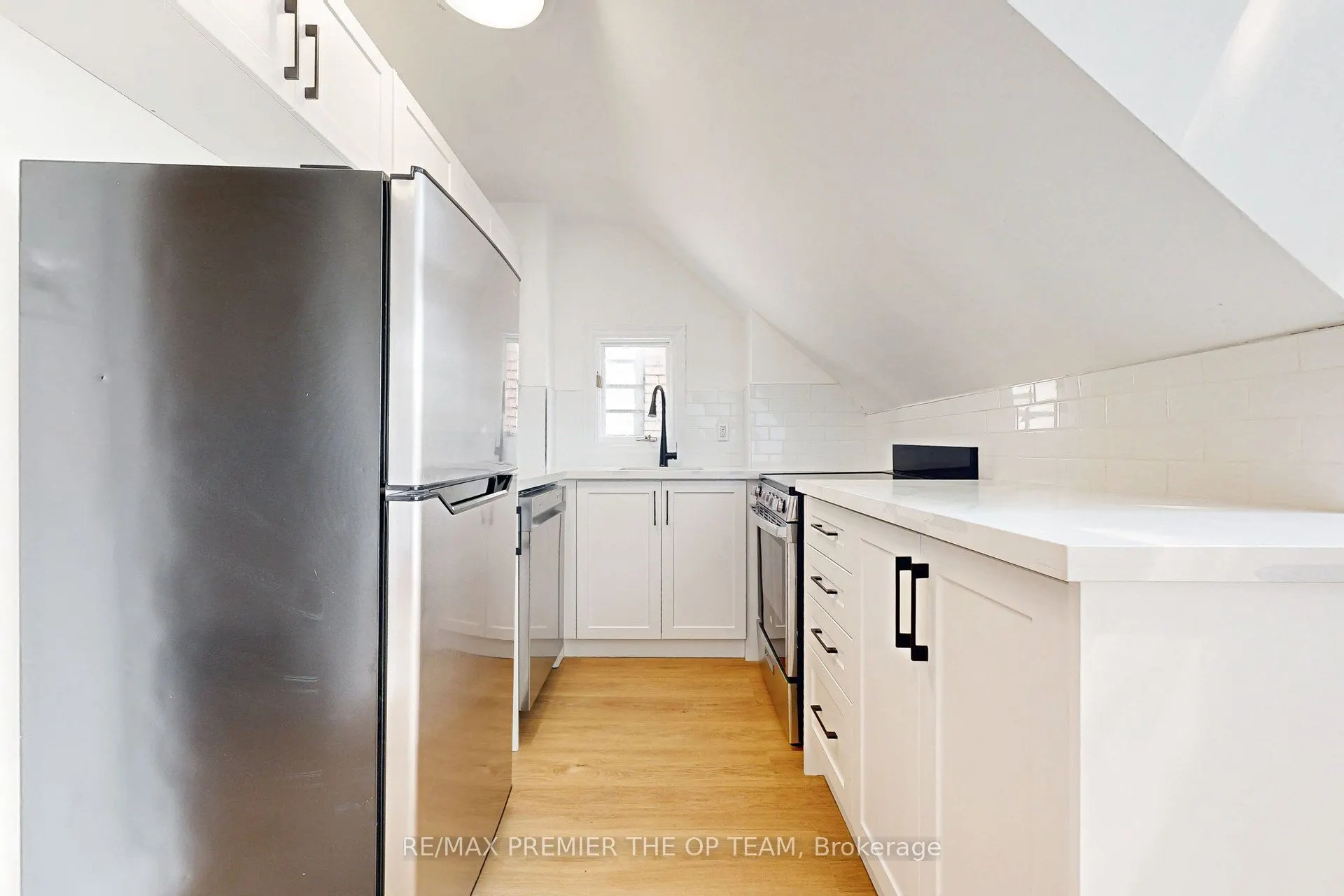 11 Columbine Avenue #4