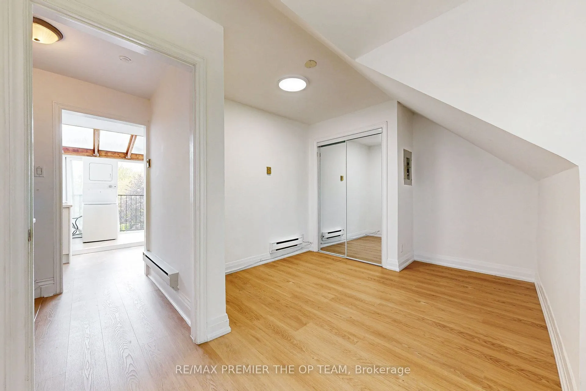 11 Columbine Avenue #4