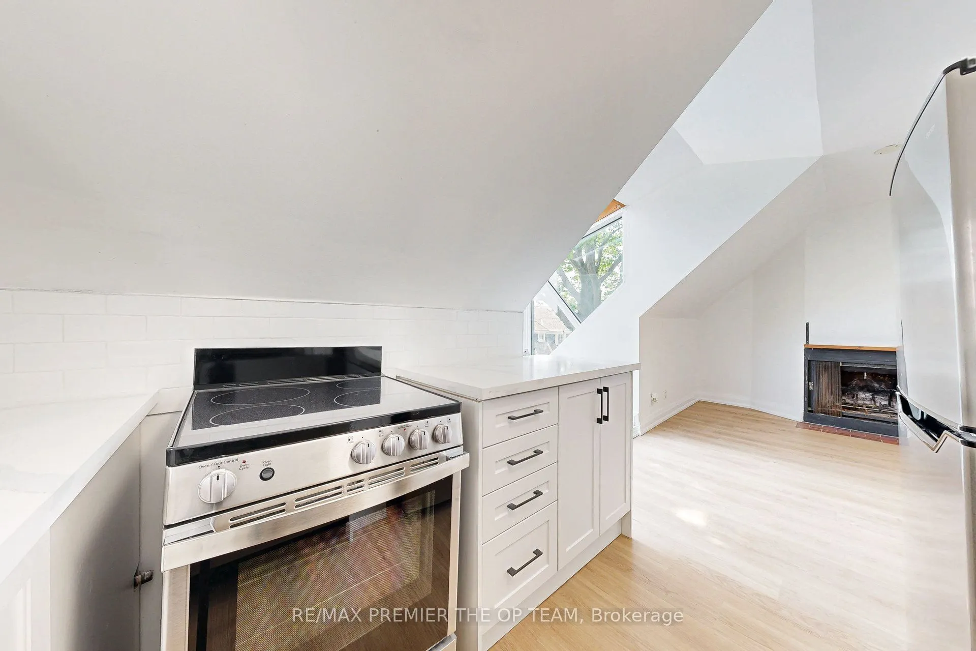11 Columbine Avenue #4