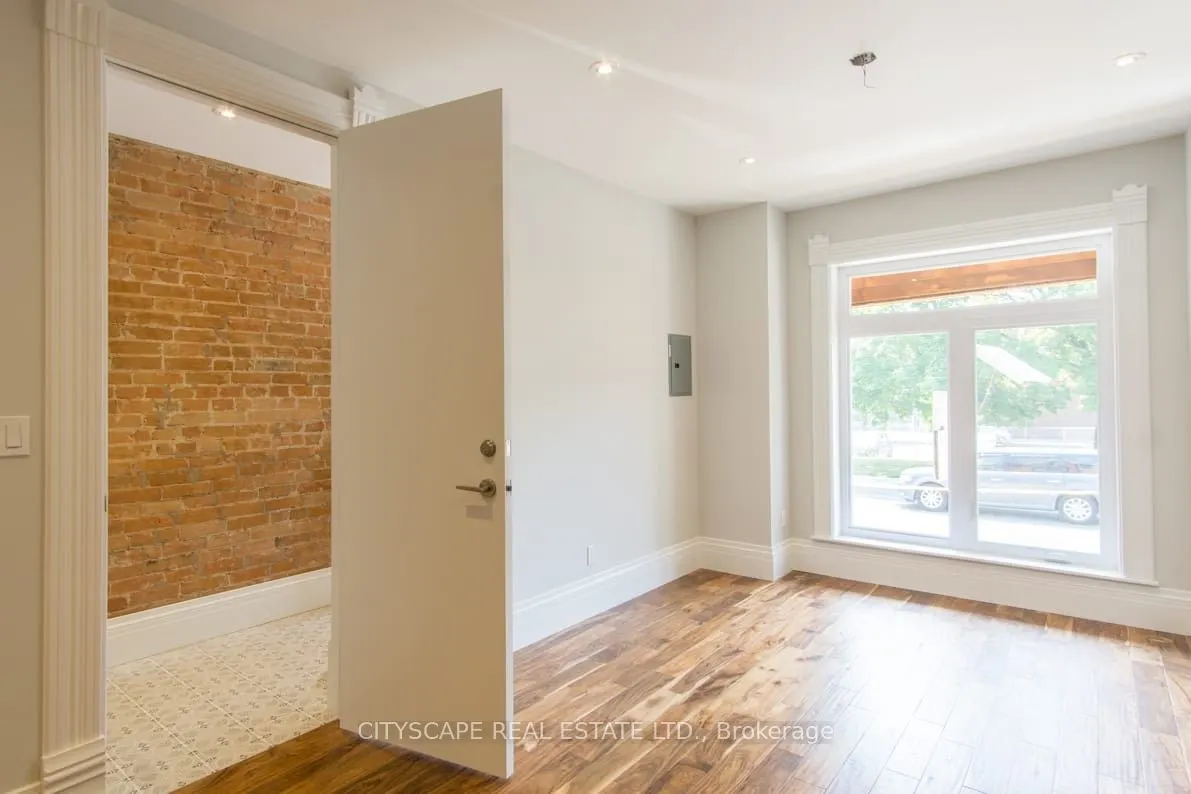 936 Dundas Street E #Main