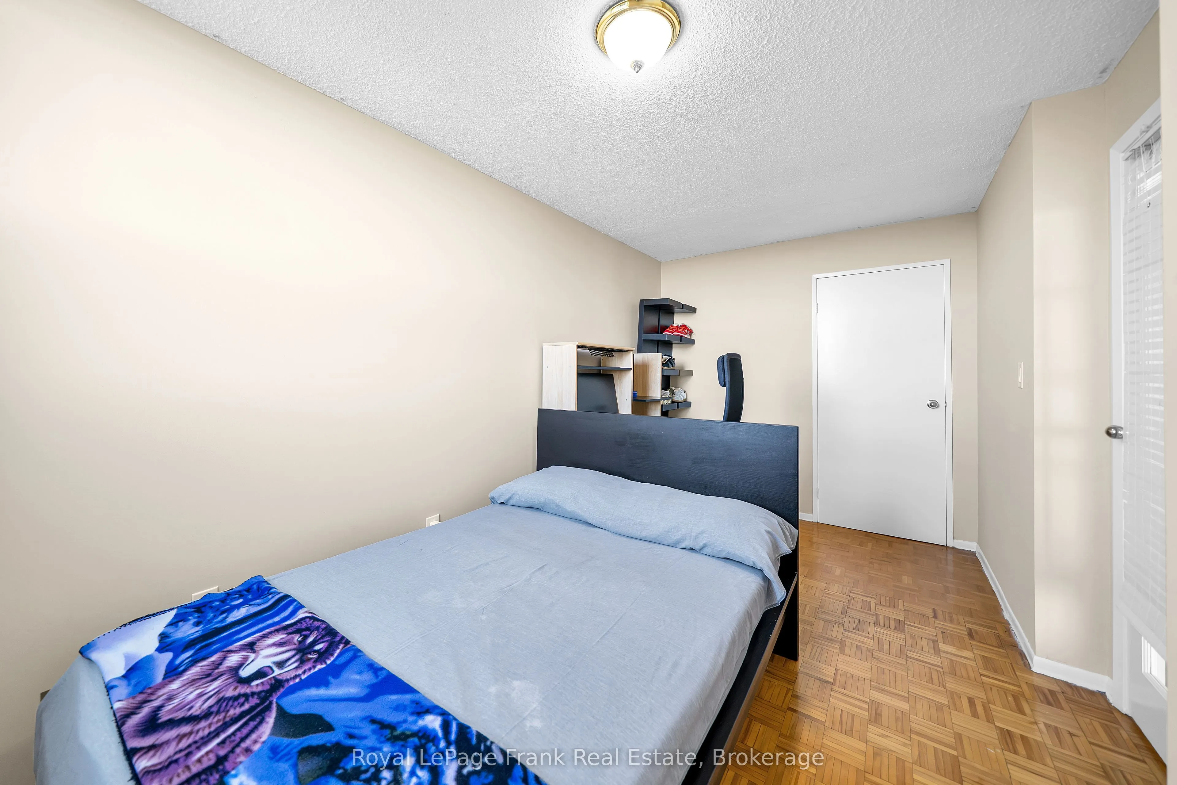 100 Wingarden Court #704