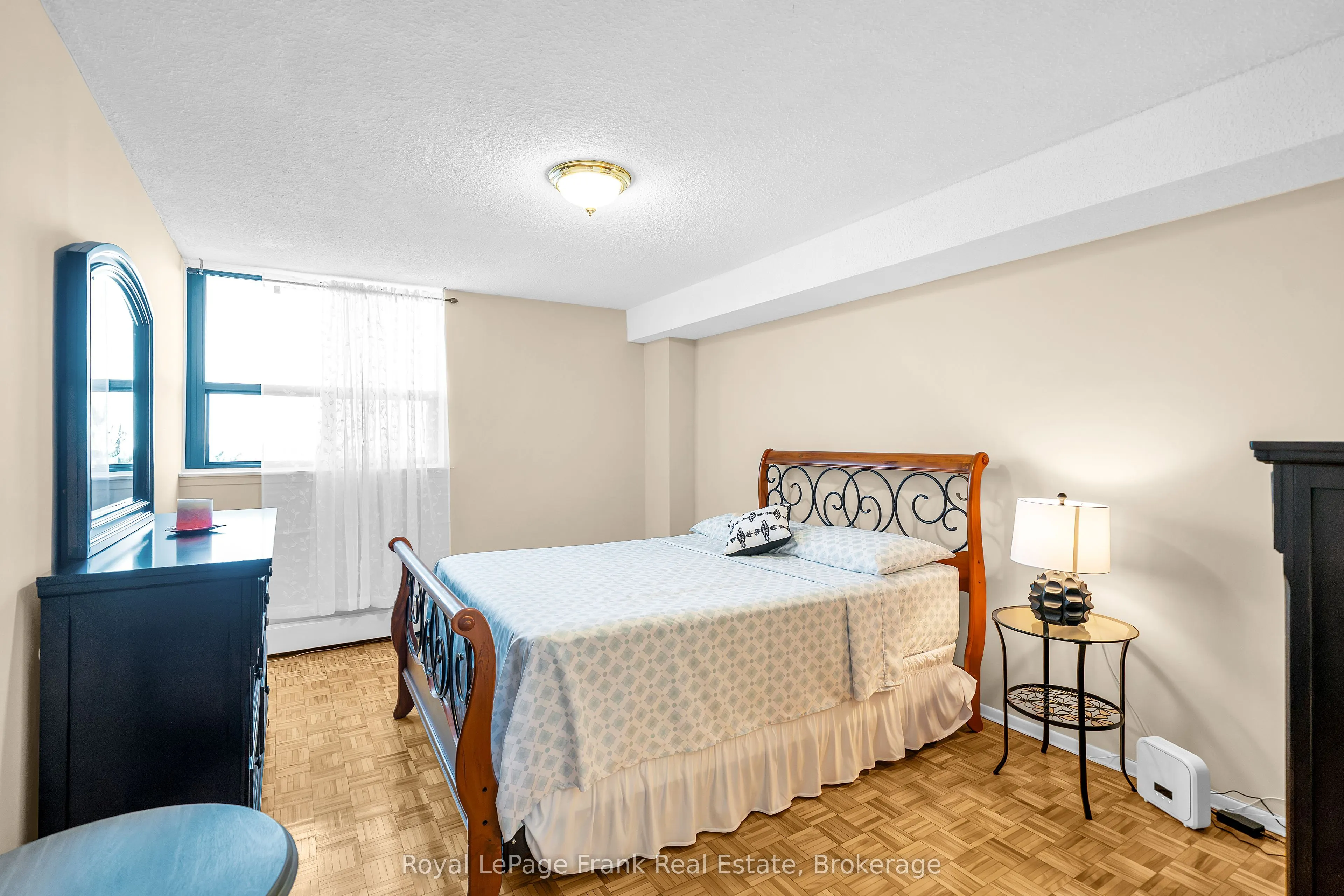 100 Wingarden Court #704