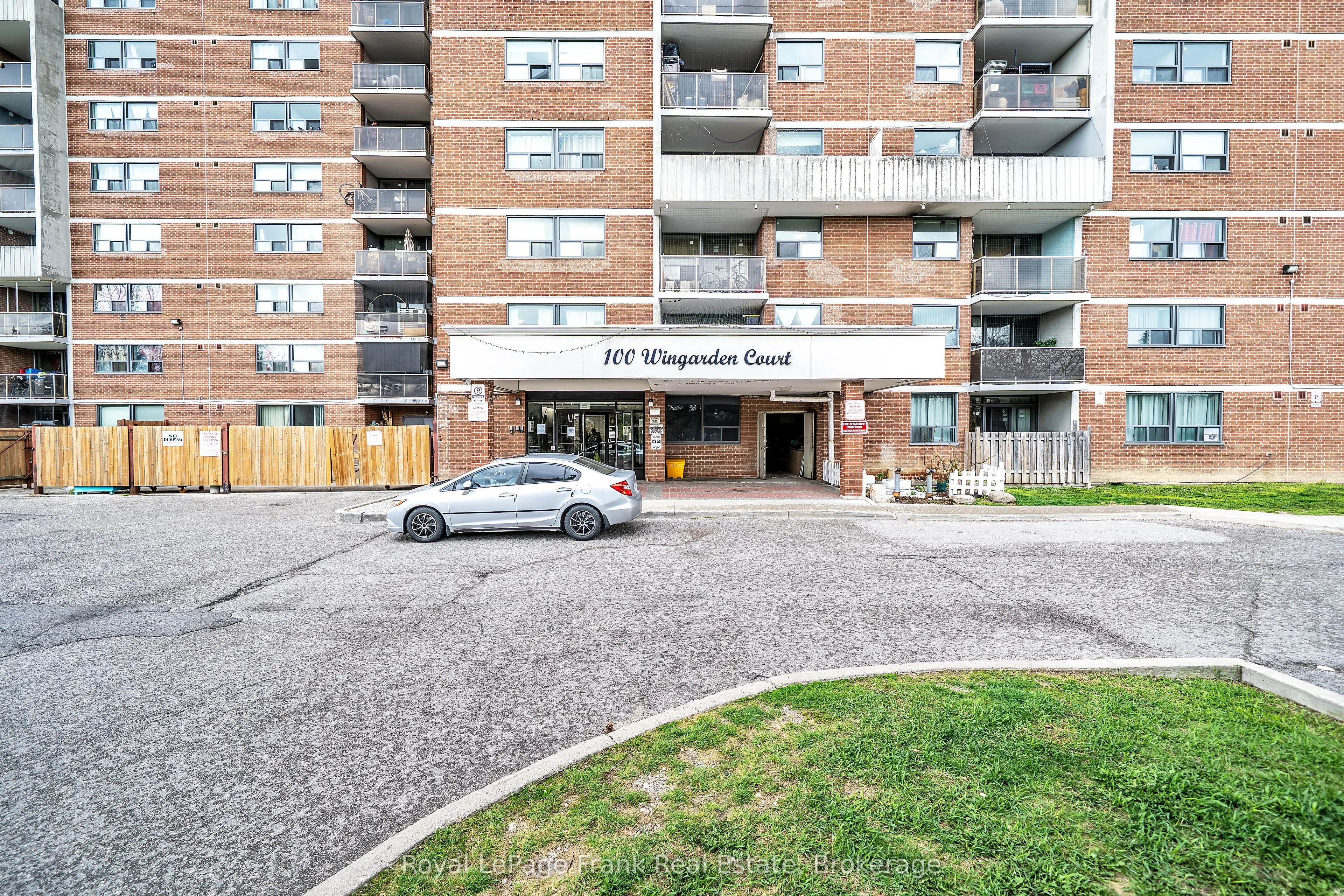 100 Wingarden Court #704