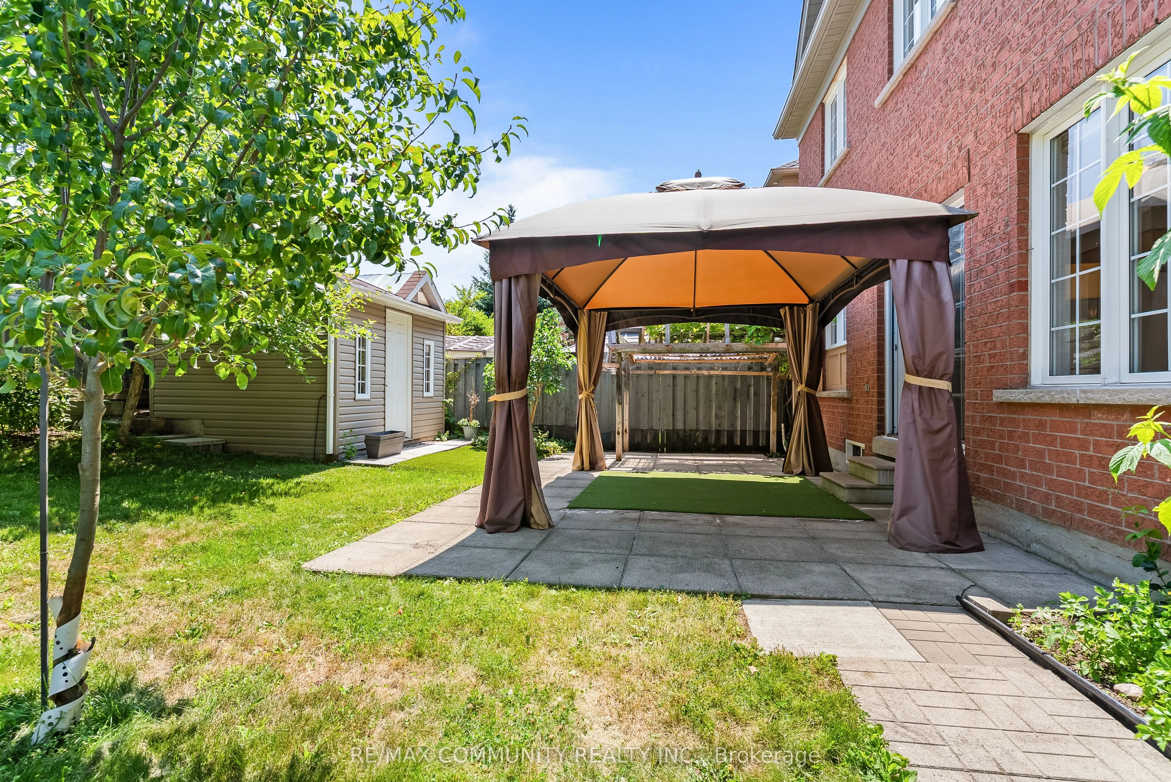 54 Morland Crescent