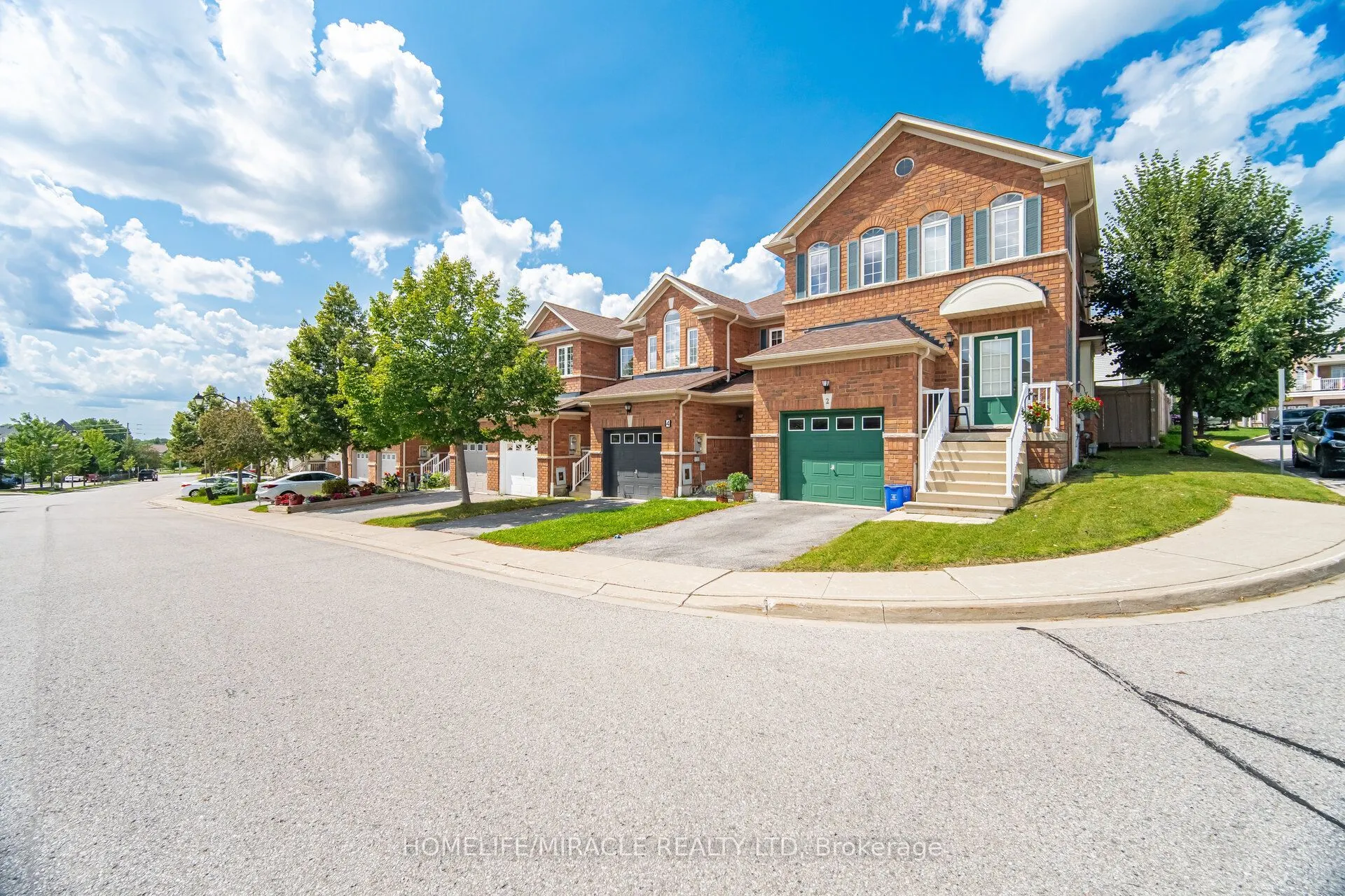 6 Barkdale Way