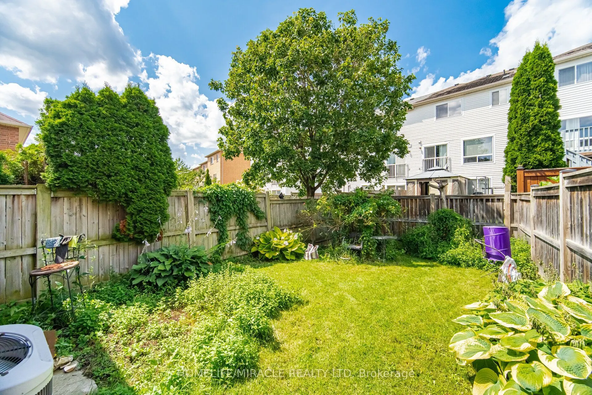 6 Barkdale Way