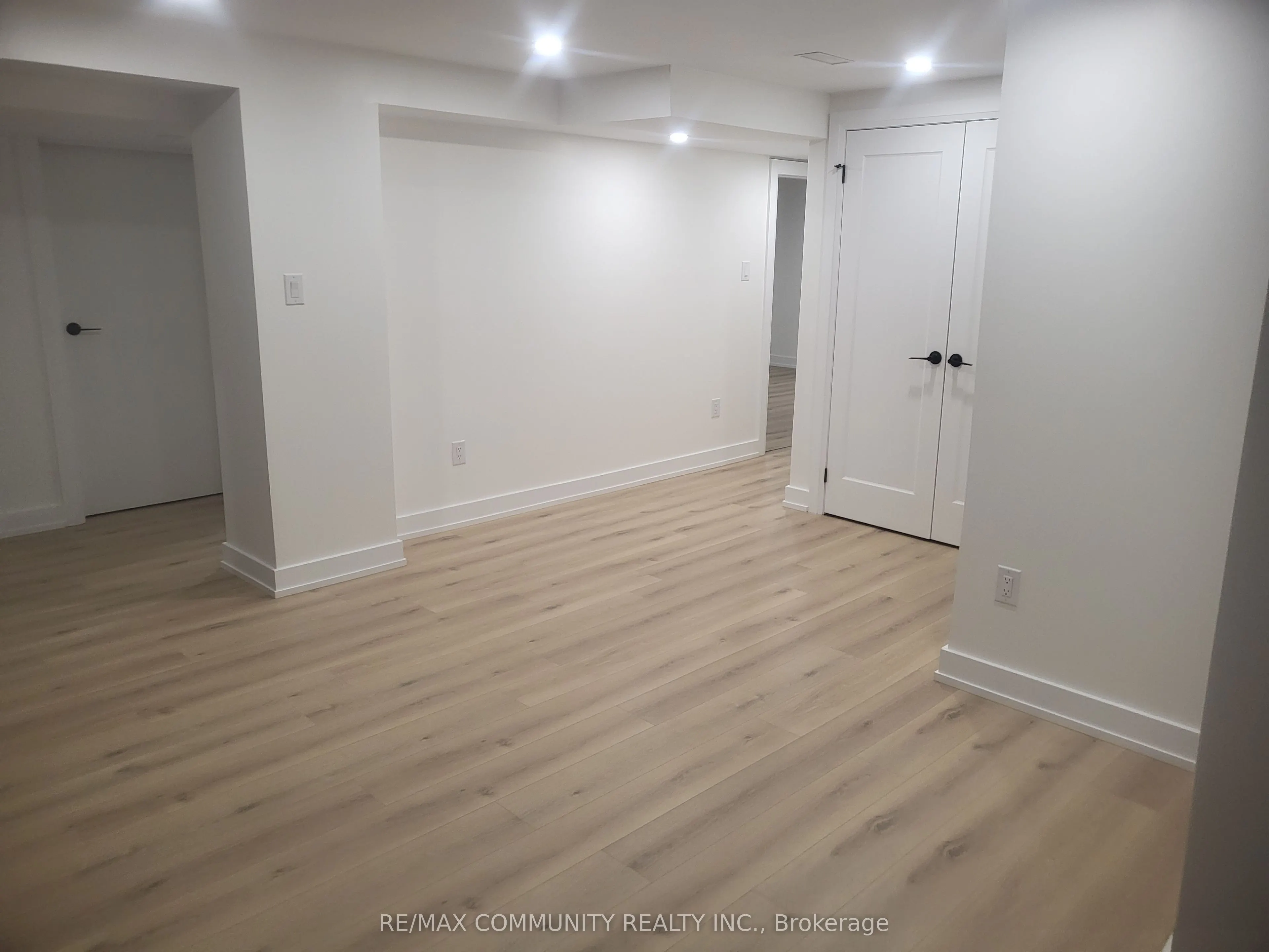 609 Amberwood Crescent #Basement