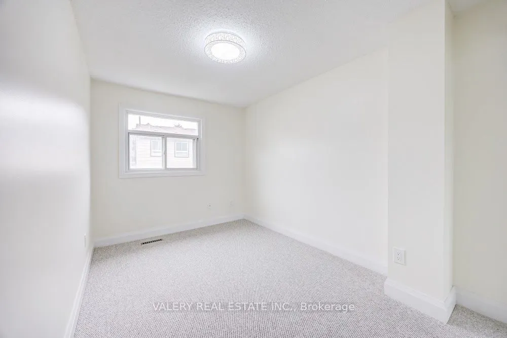 1131 Sandhurst Circle #50