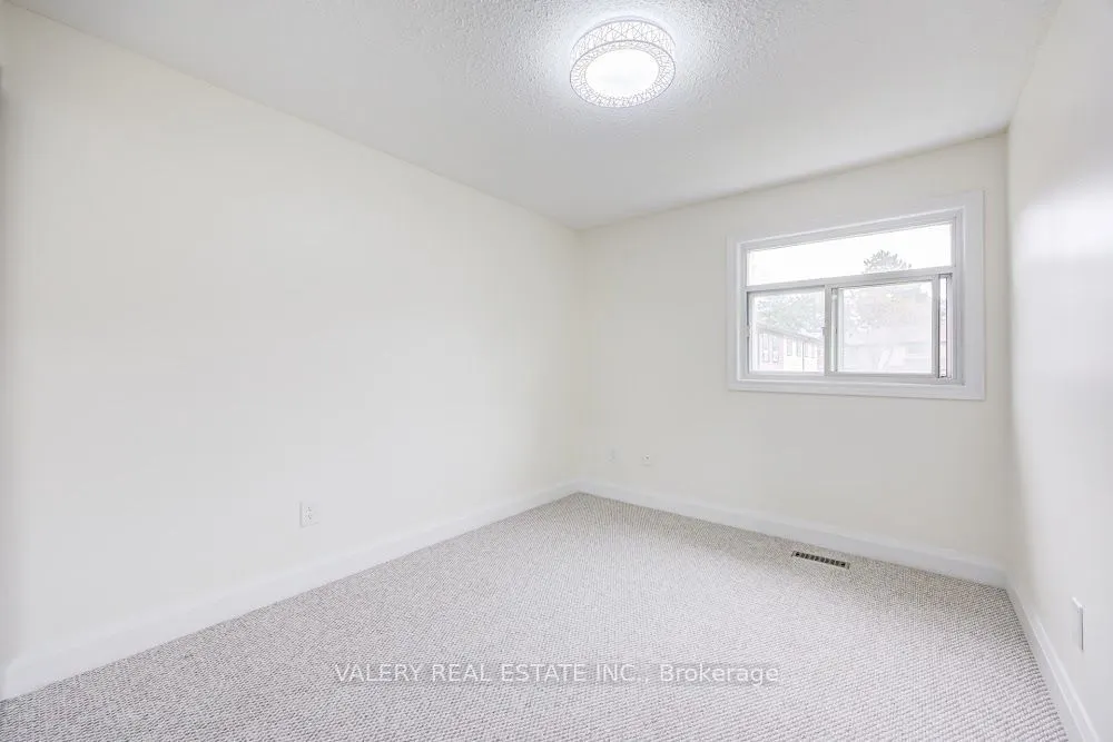 1131 Sandhurst Circle #50