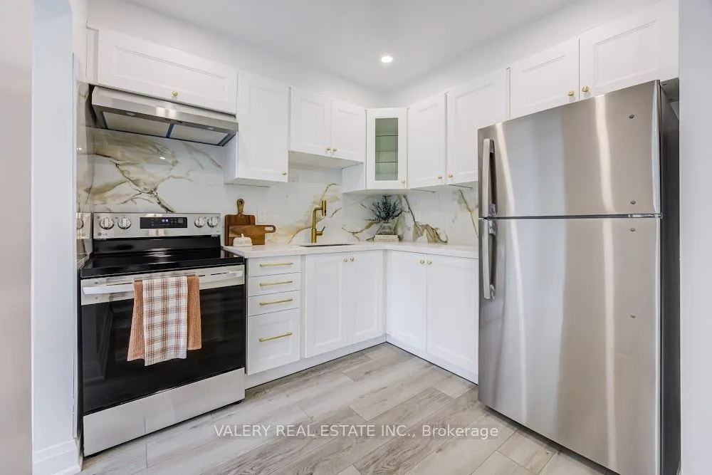 1131 Sandhurst Circle #50