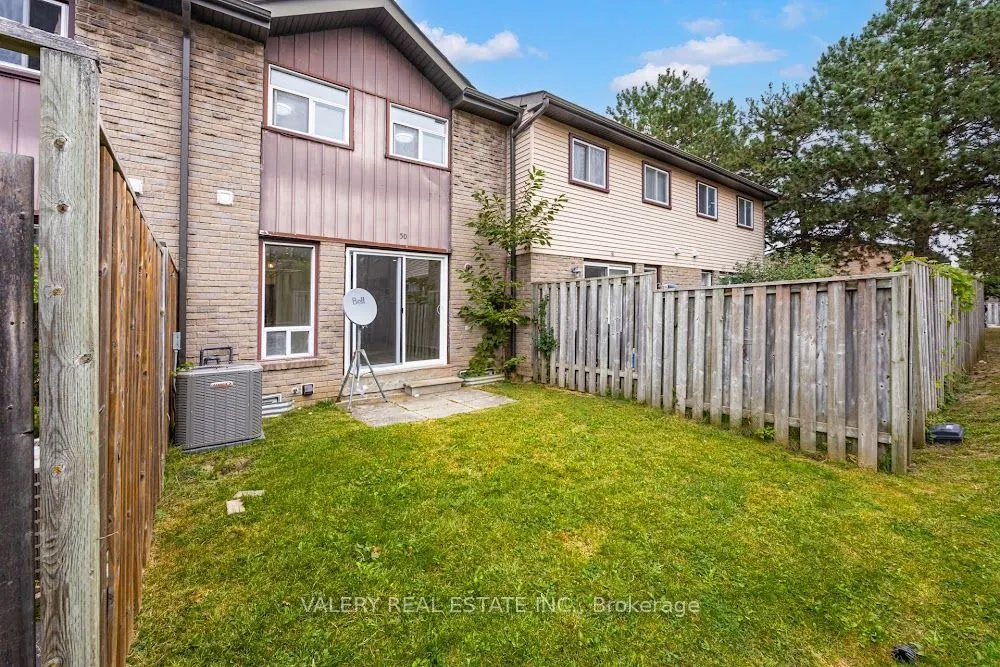 1131 Sandhurst Circle #50