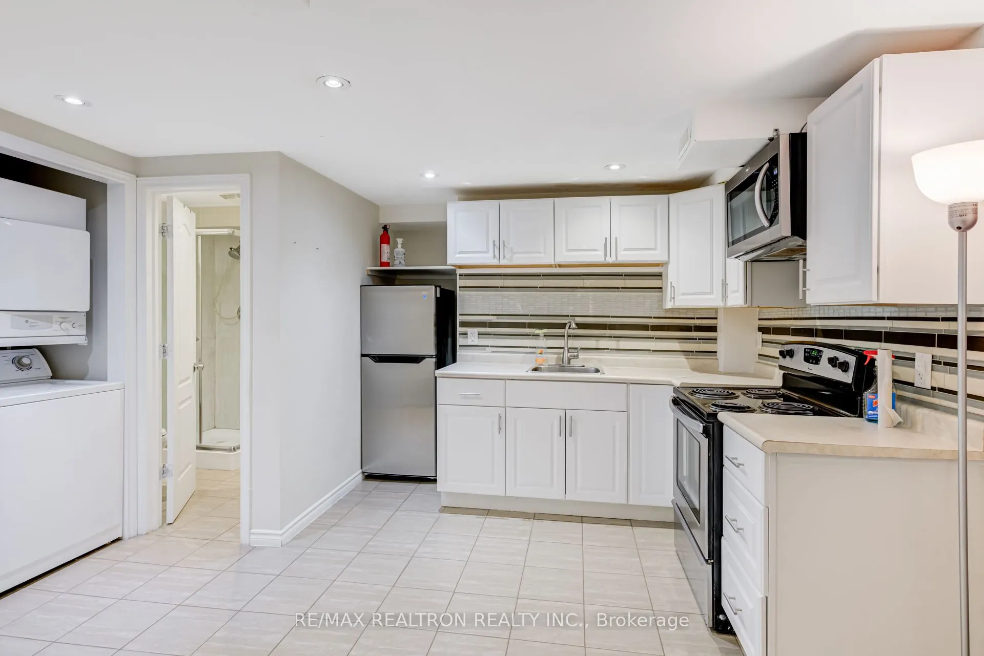 718 Edgewood Road S