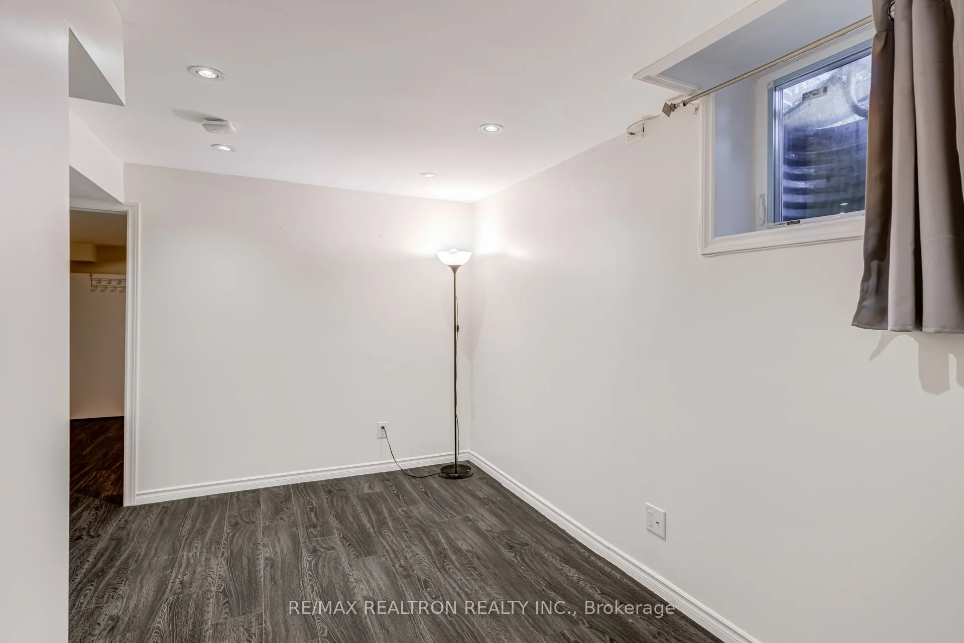 718 Edgewood Road S
