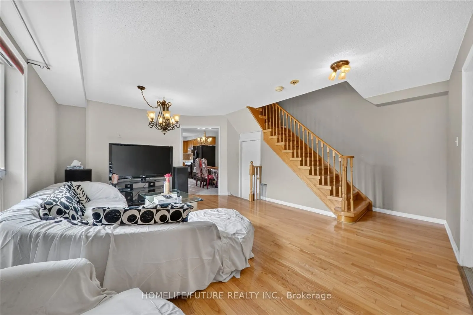 16 Rozell Road
