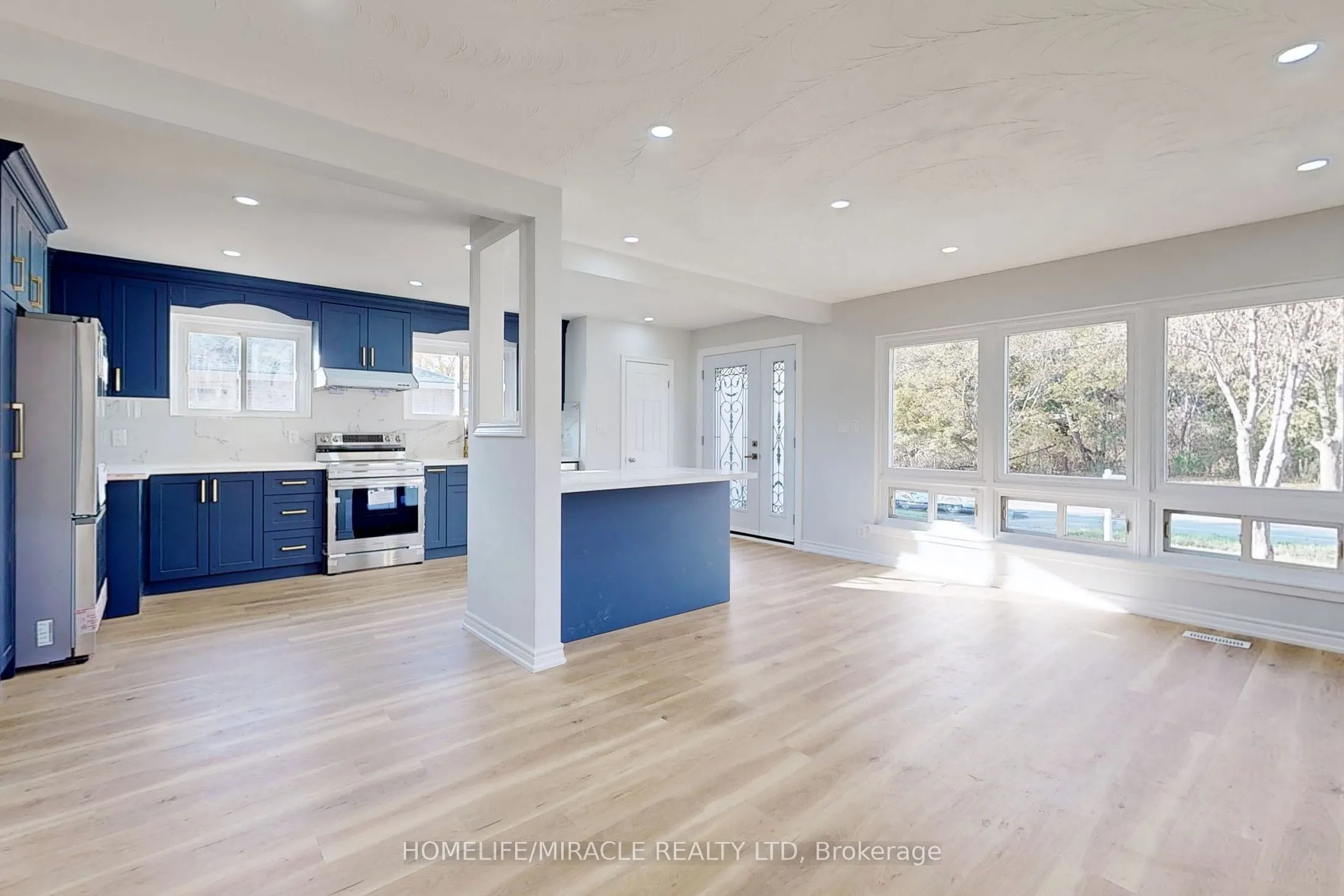 253 Wilson Road N #Main Floor