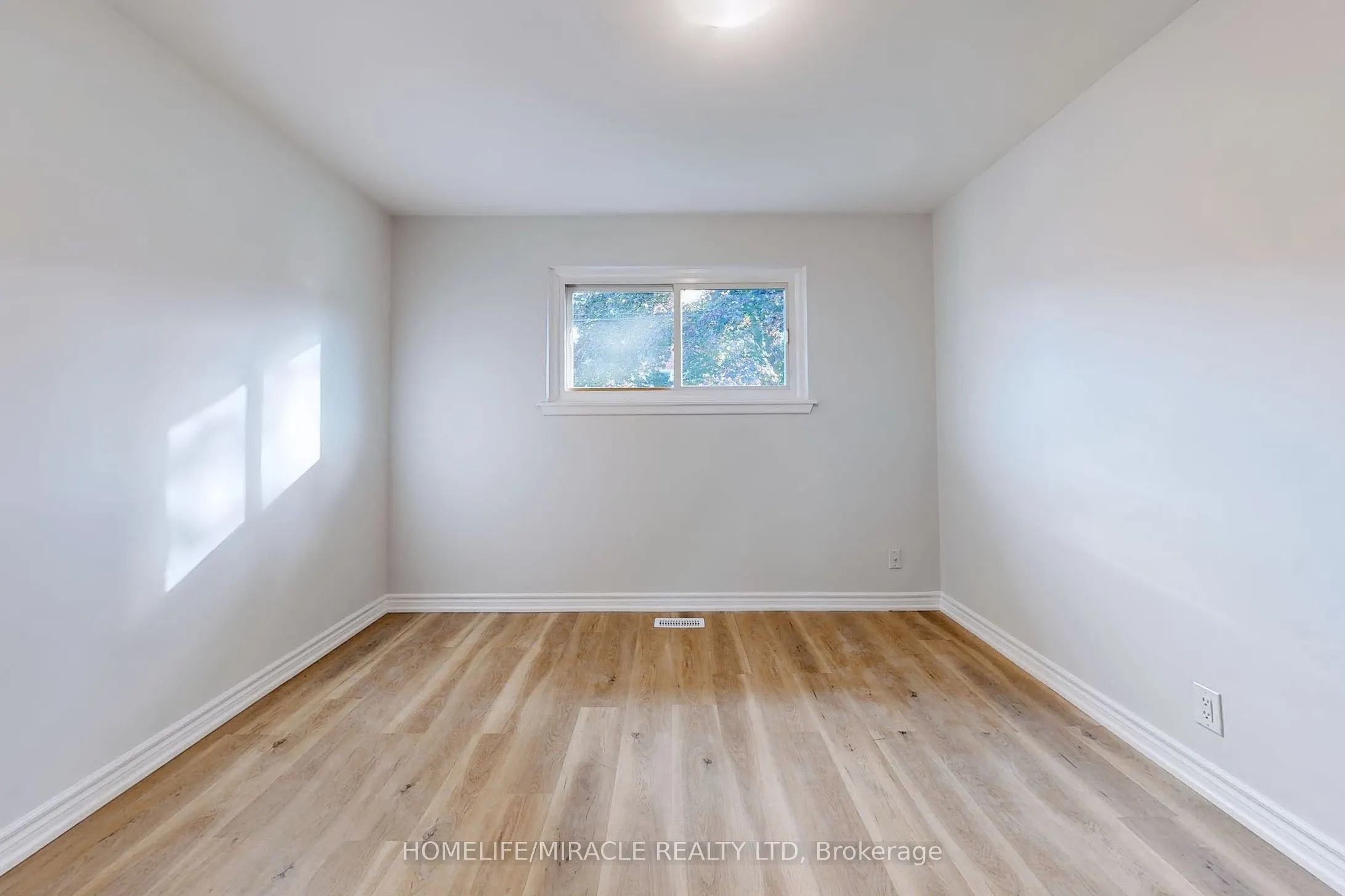 253 Wilson Road N #Main Floor