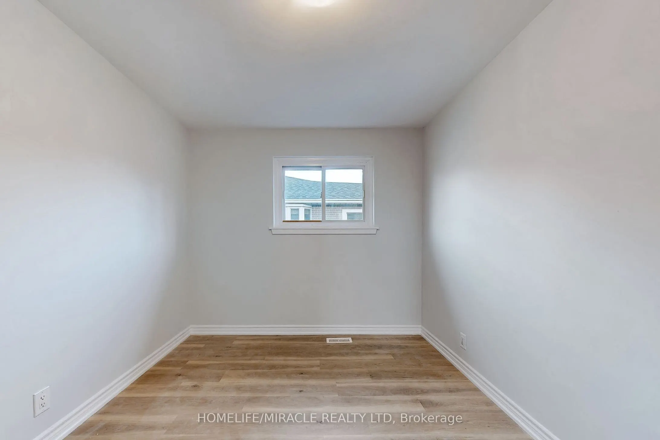 253 Wilson Road N #Main Floor