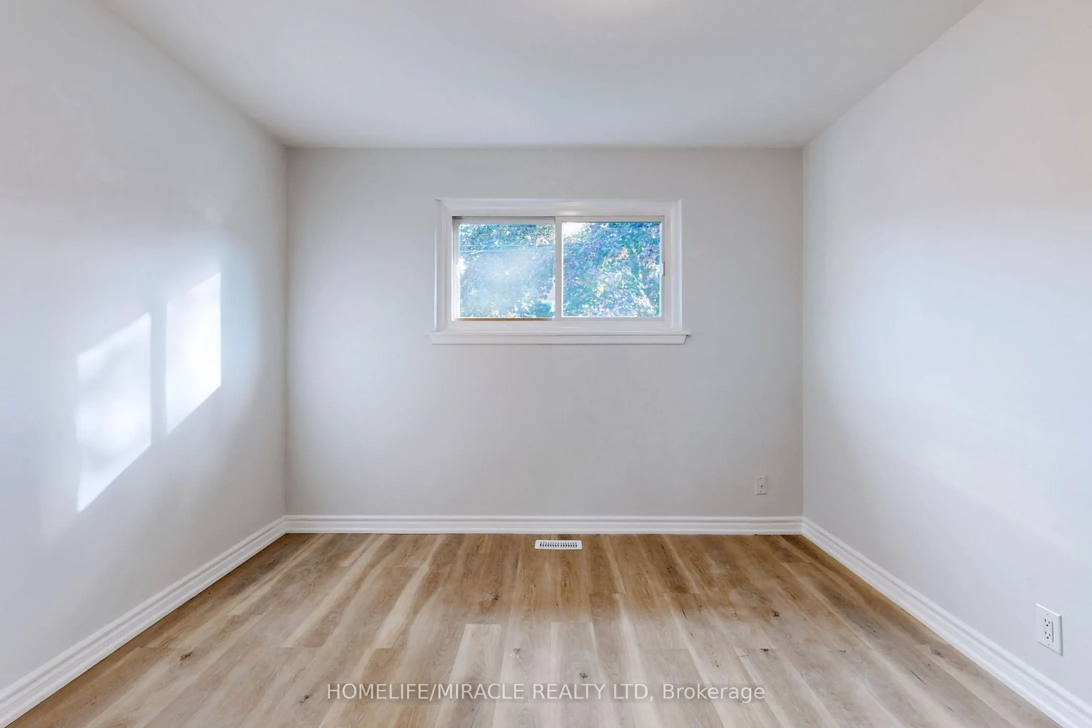 253 Wilson Road N #Main Floor