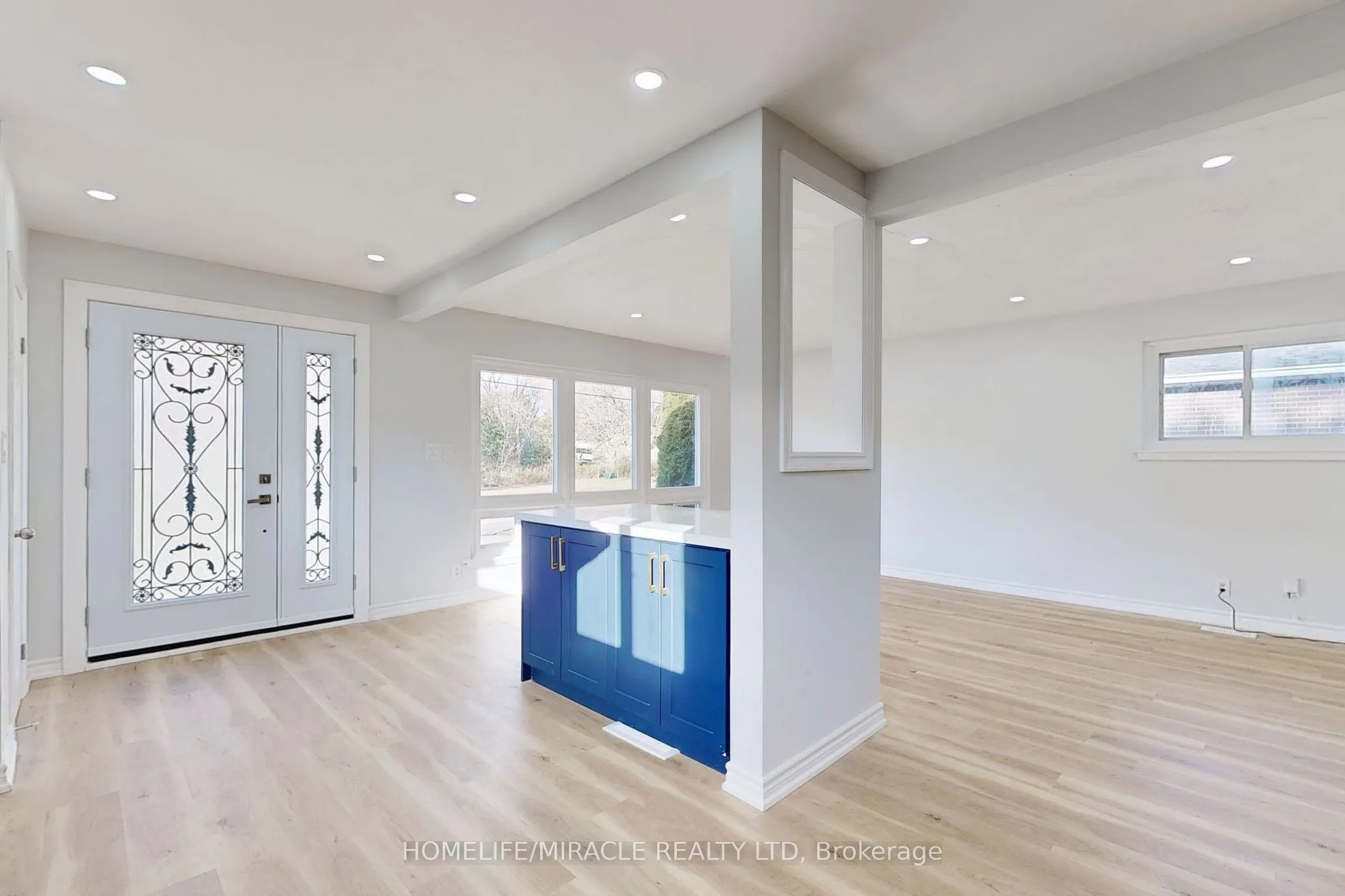 253 Wilson Road N #Main Floor