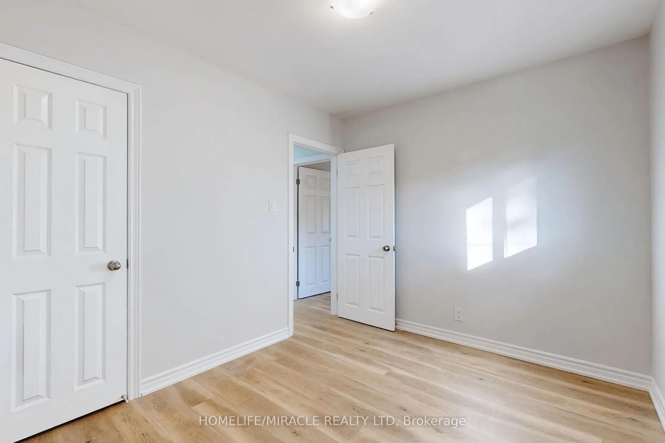 253 Wilson Road N #Main Floor