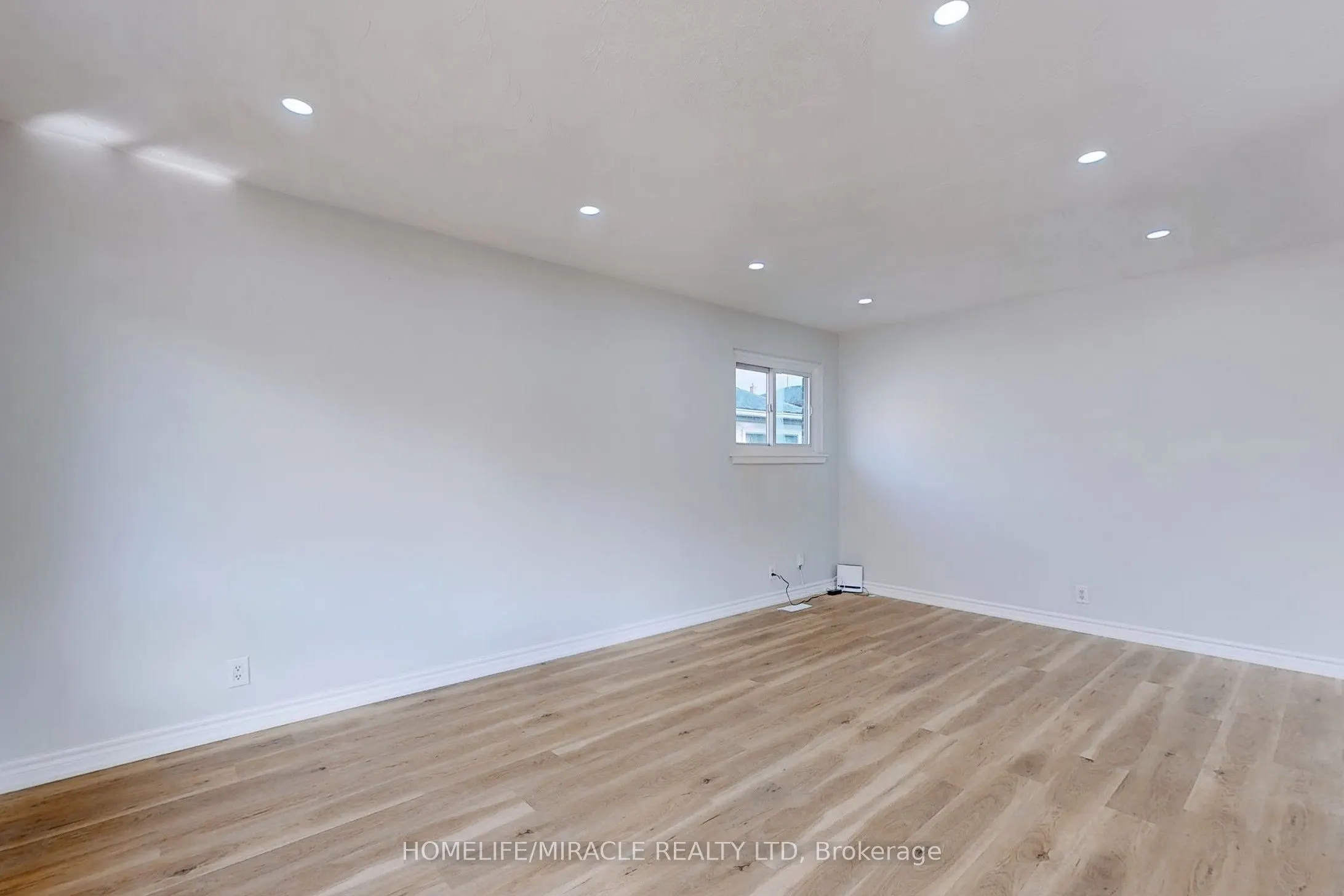 253 Wilson Road N #Main Floor