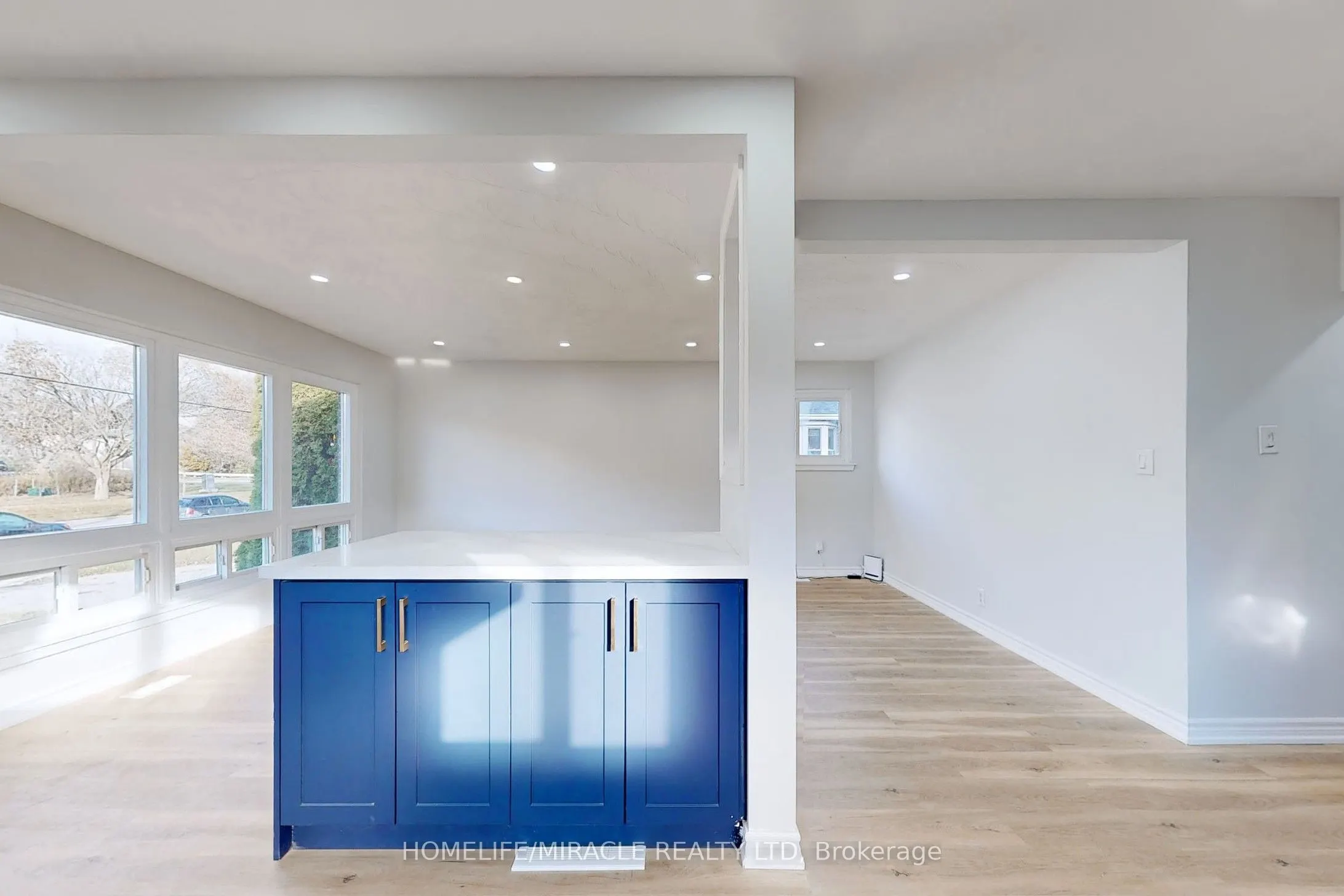 253 Wilson Road N #Main Floor
