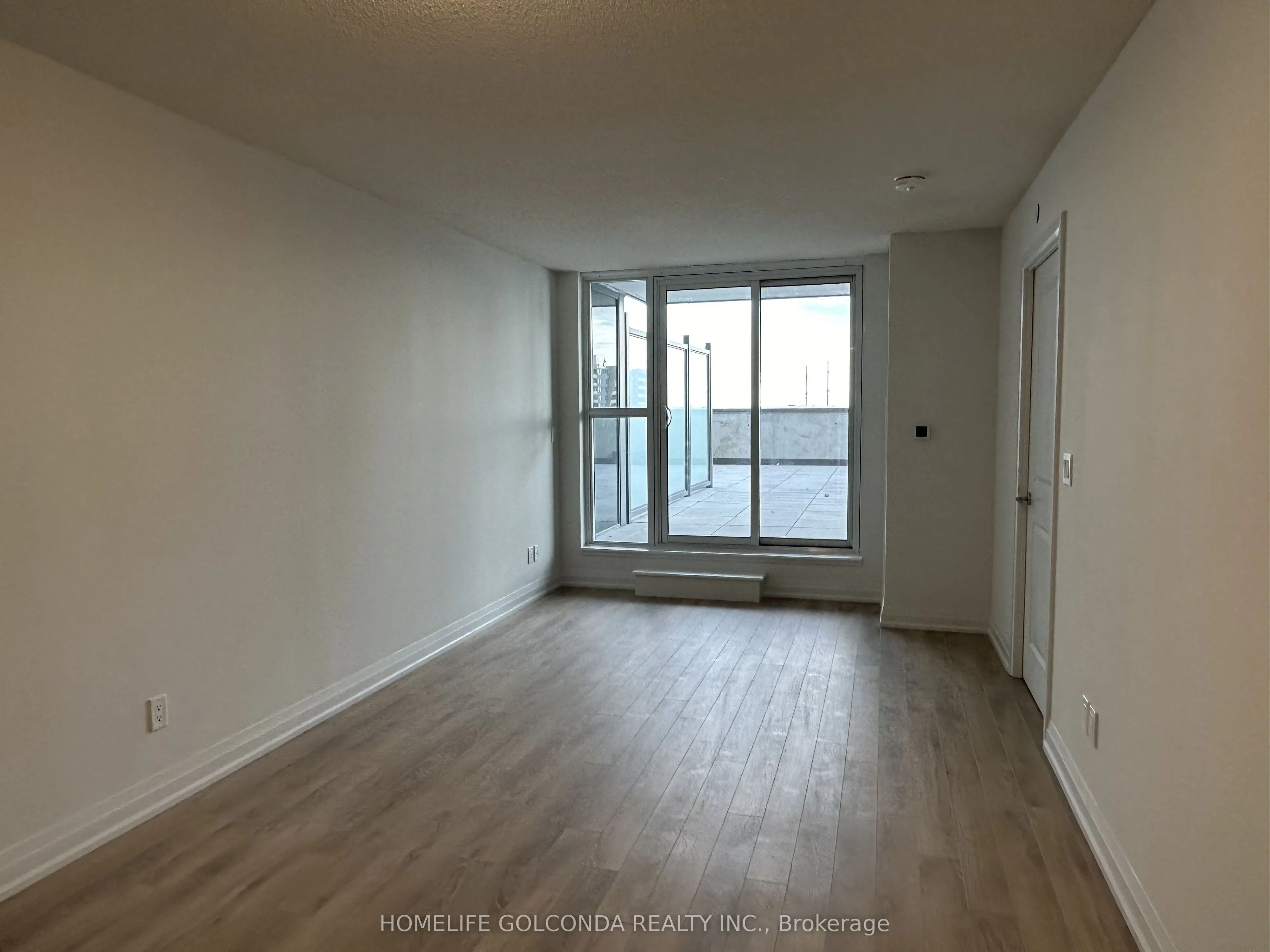 20 Meadowglen Place #905