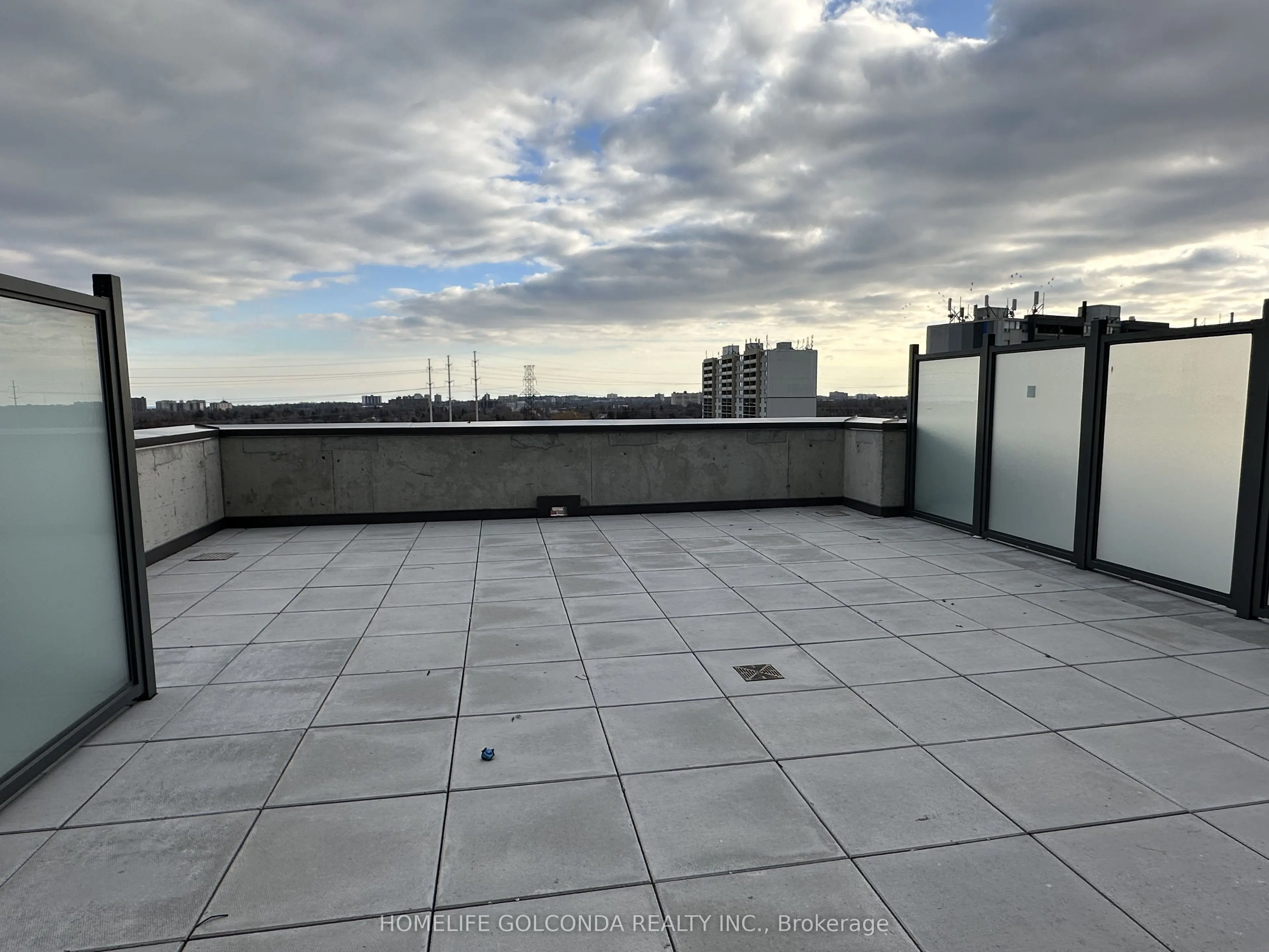 20 Meadowglen Place #905