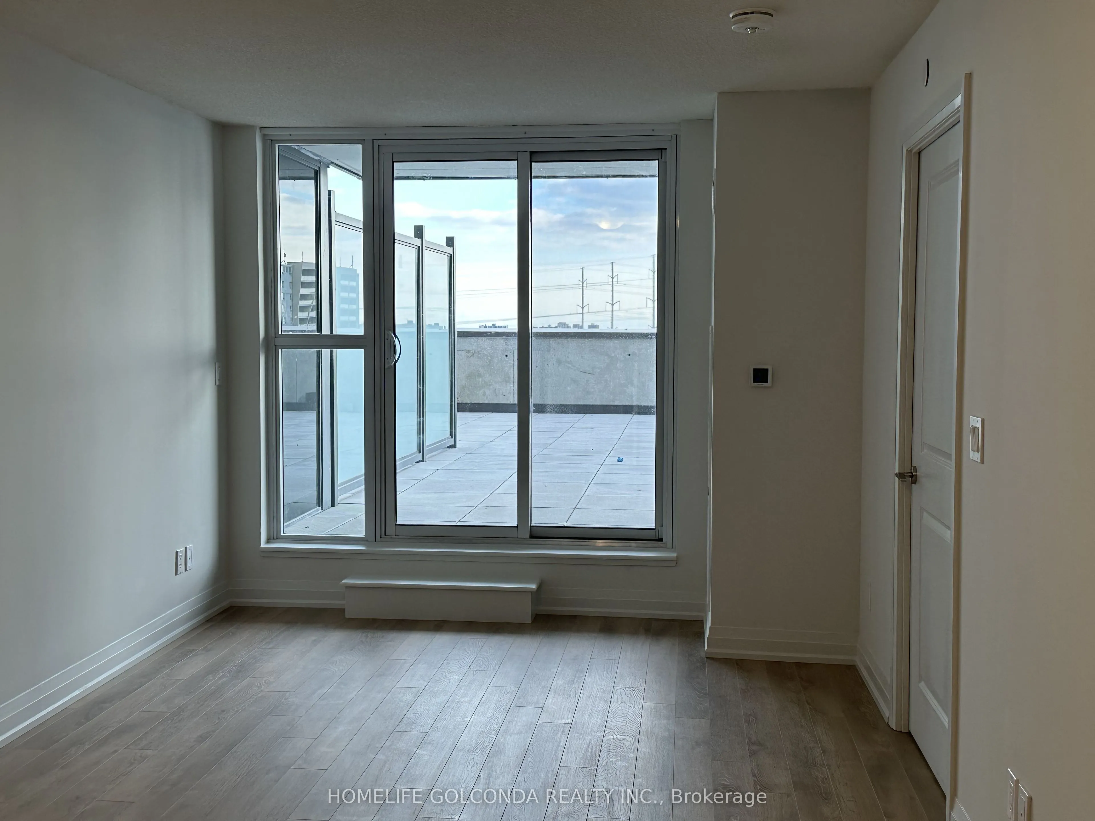 20 Meadowglen Place #905