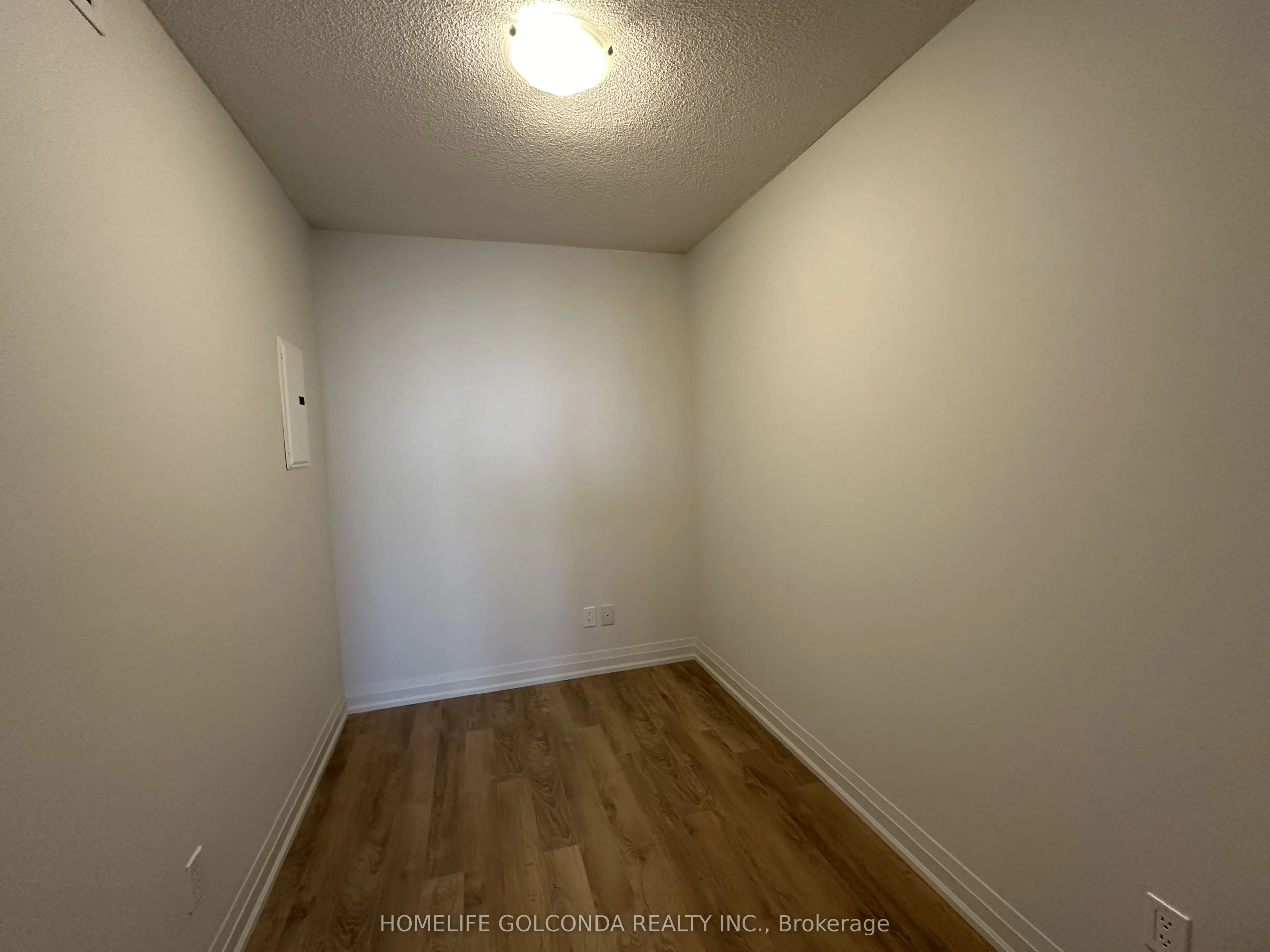 20 Meadowglen Place #905