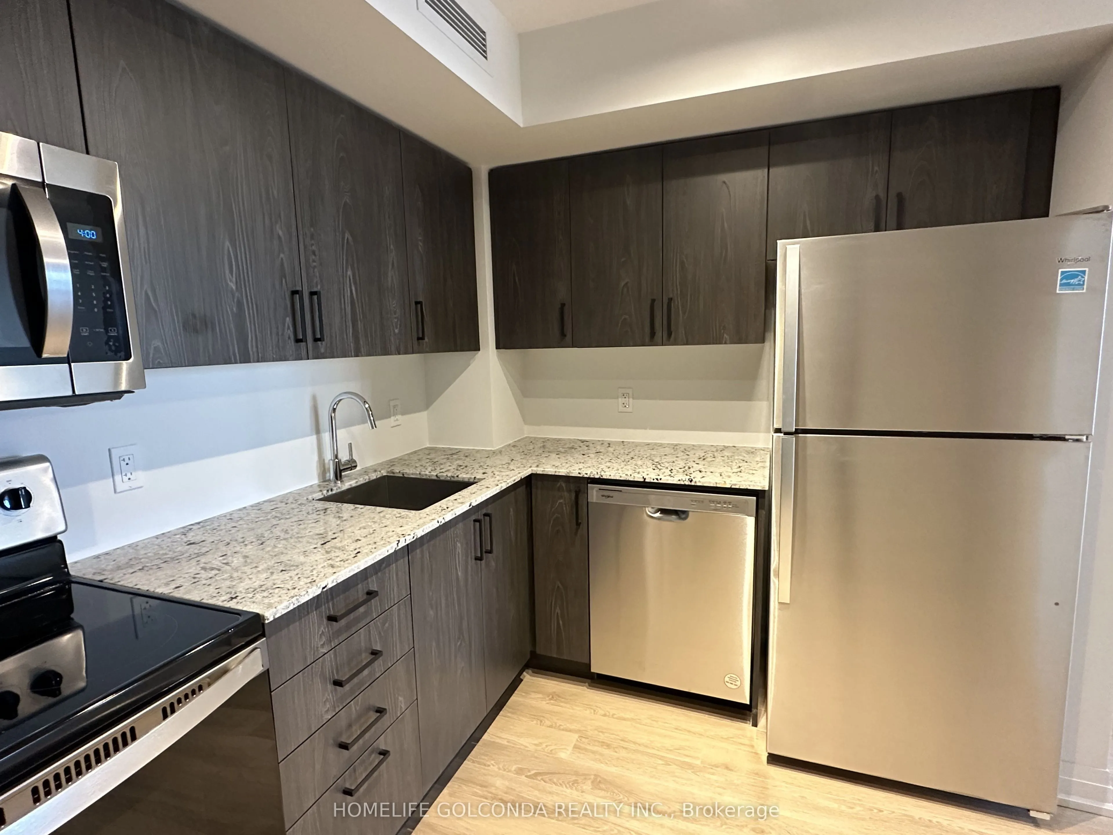 20 Meadowglen Place #905