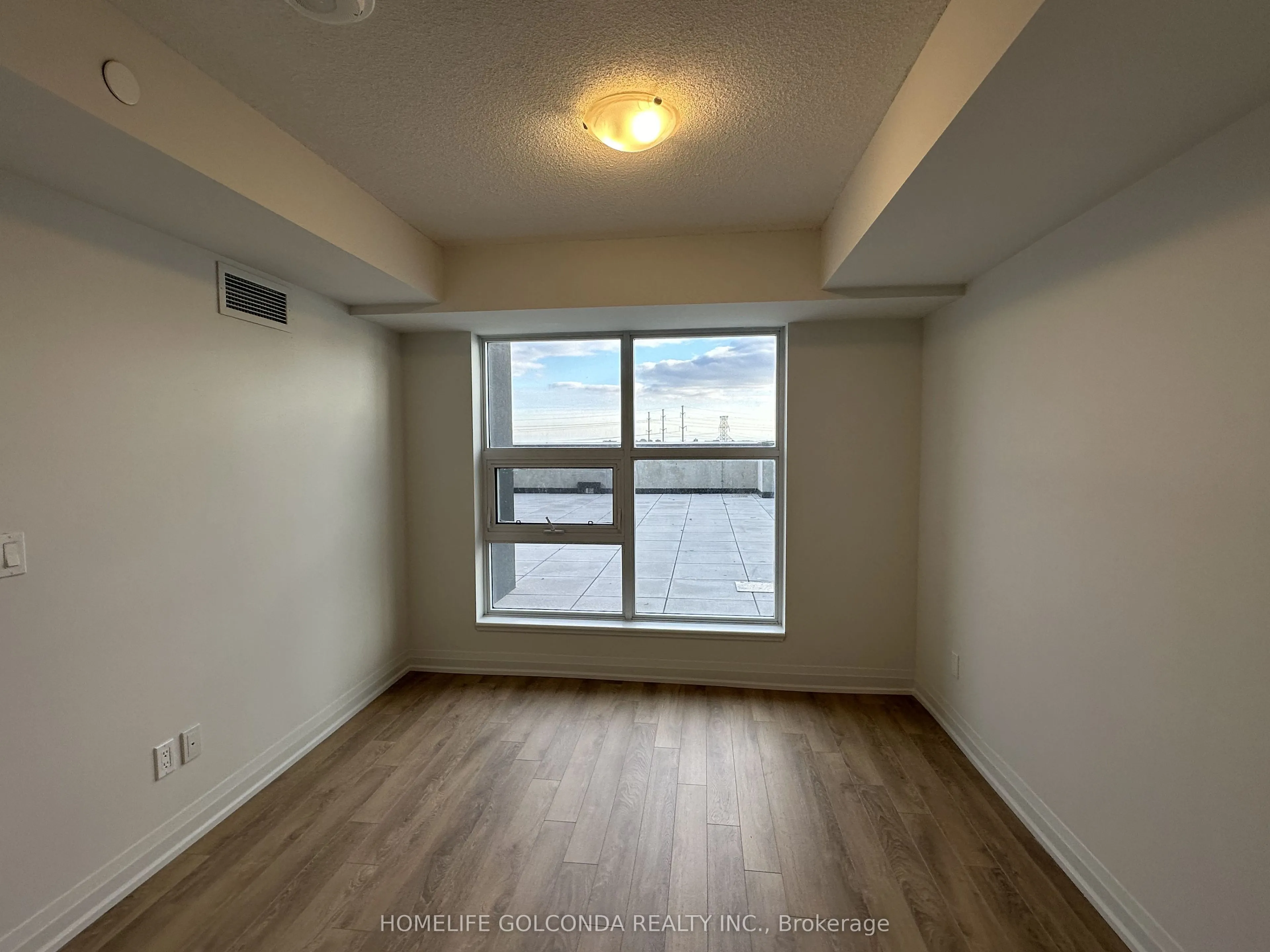 20 Meadowglen Place #905