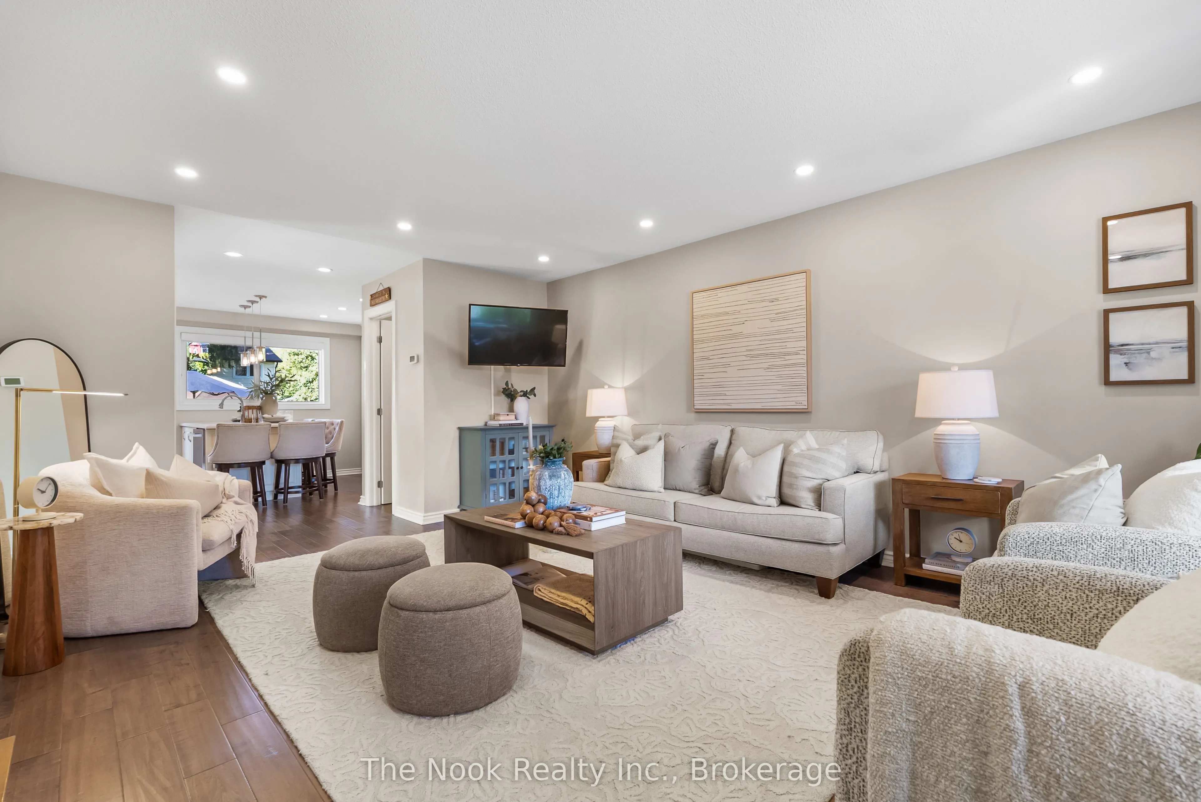 648 Berwick Crescent