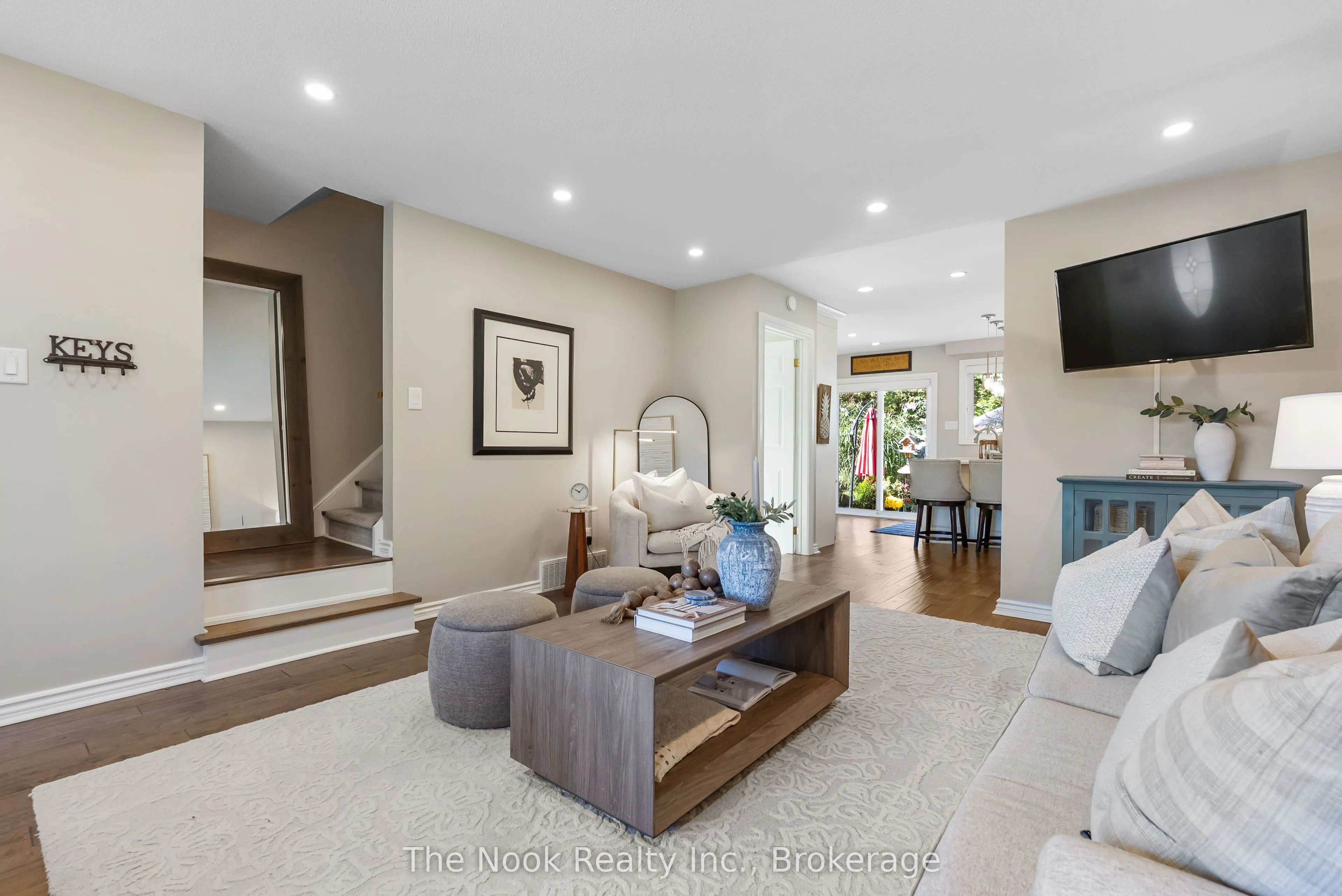 648 Berwick Crescent