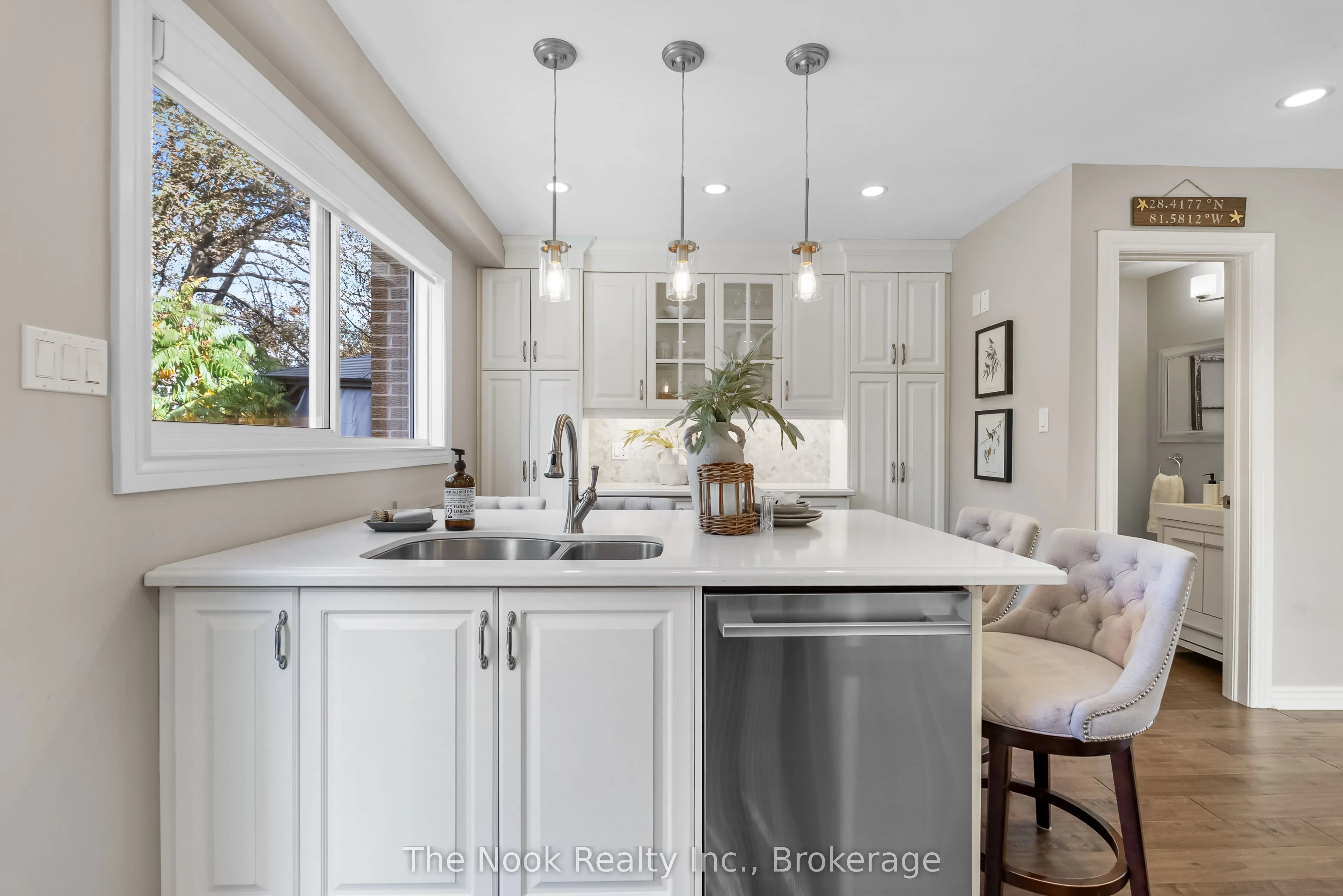 648 Berwick Crescent