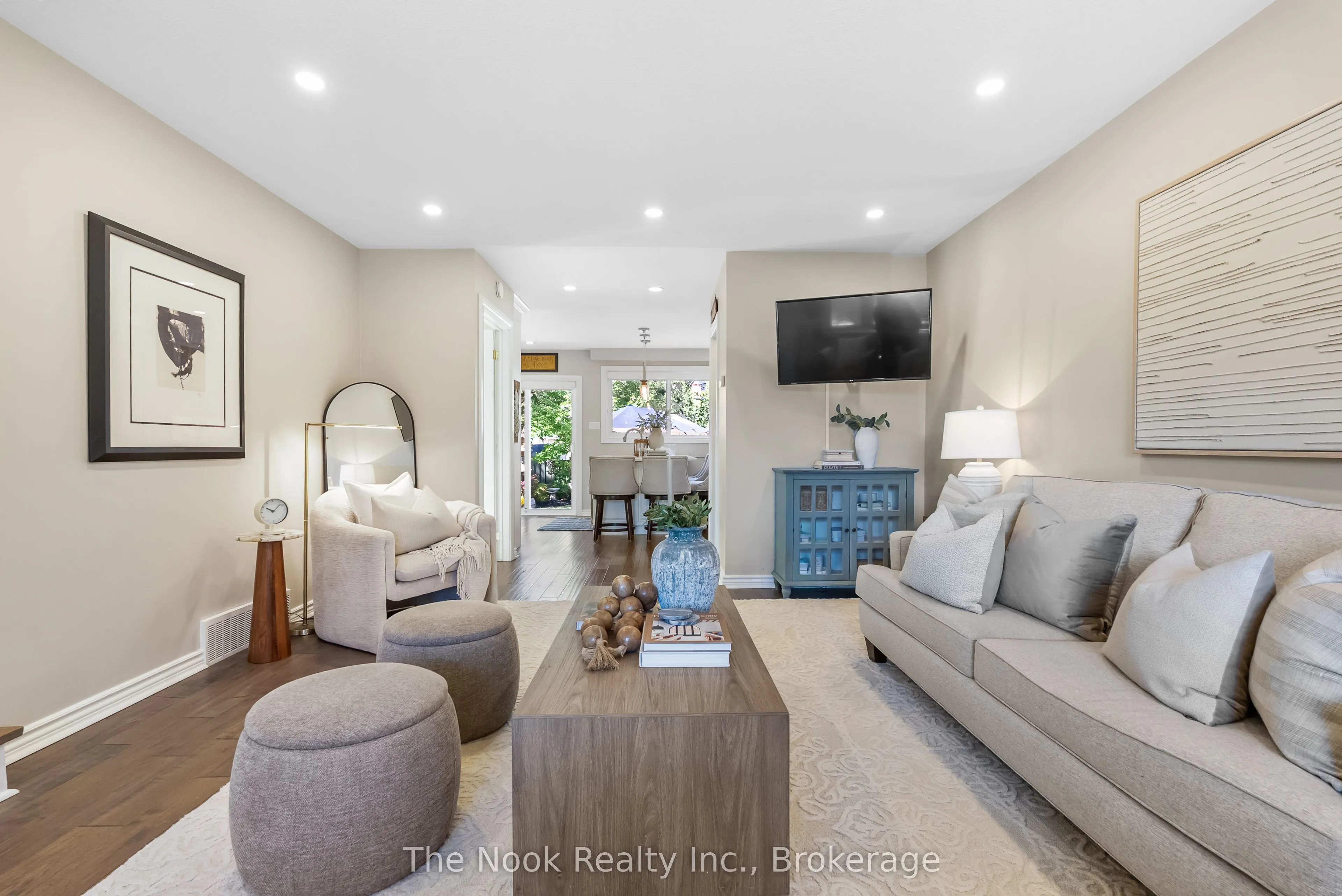 648 Berwick Crescent