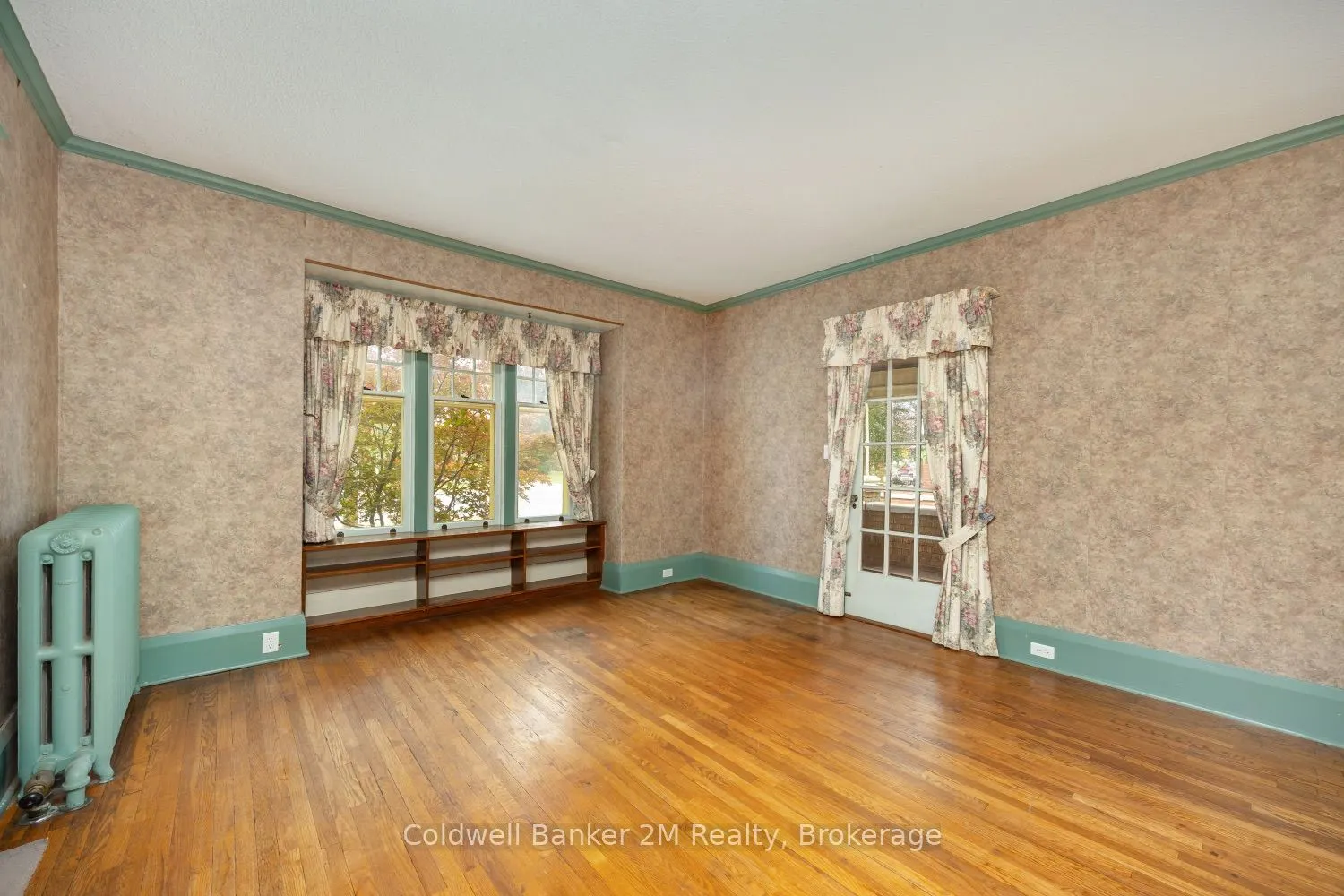 408 Simcoe Street N